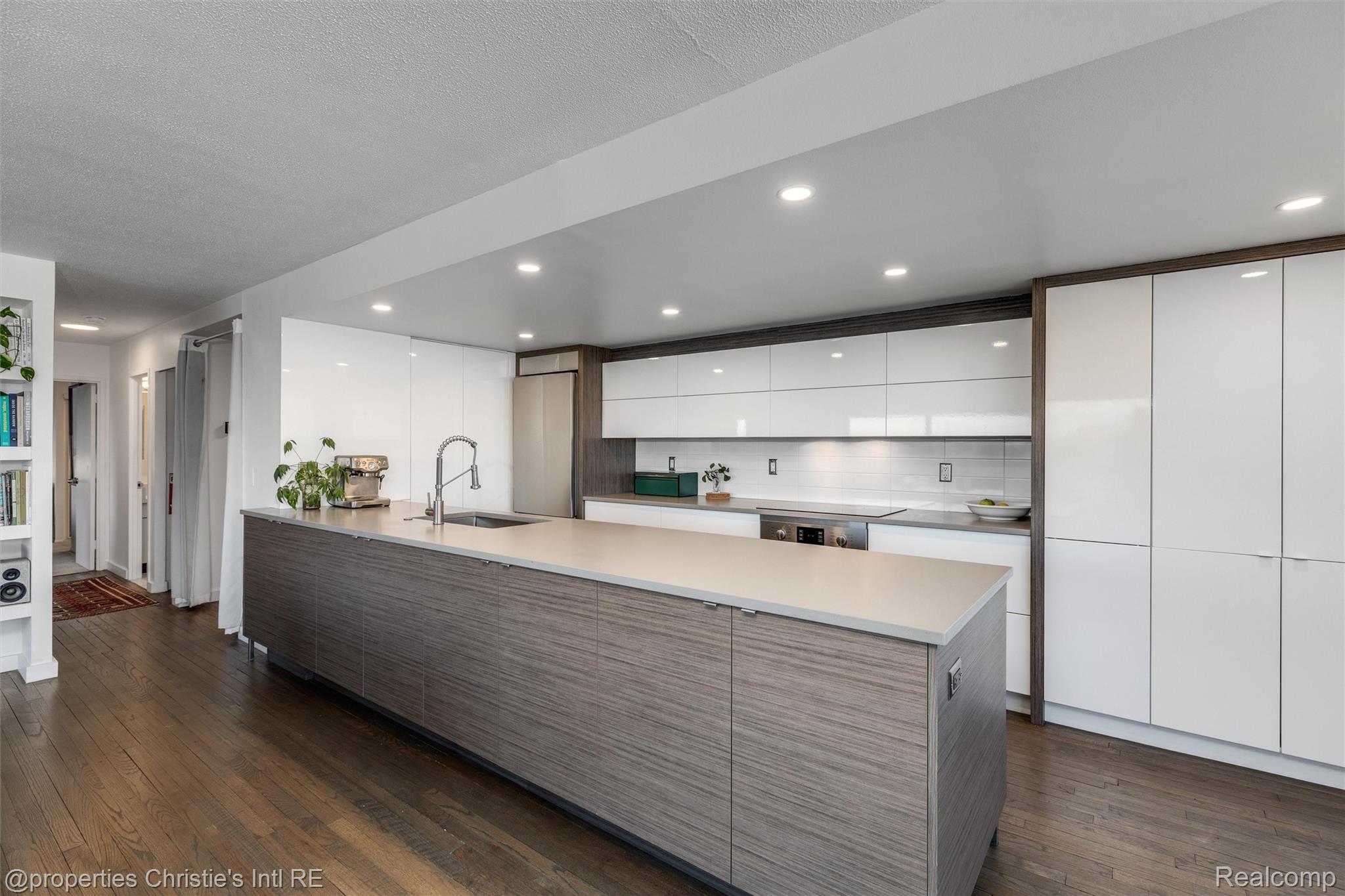 1300 E Lafayette Street 412