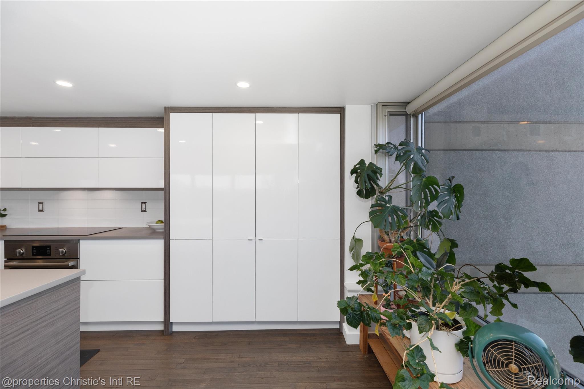 1300 E Lafayette Street 412