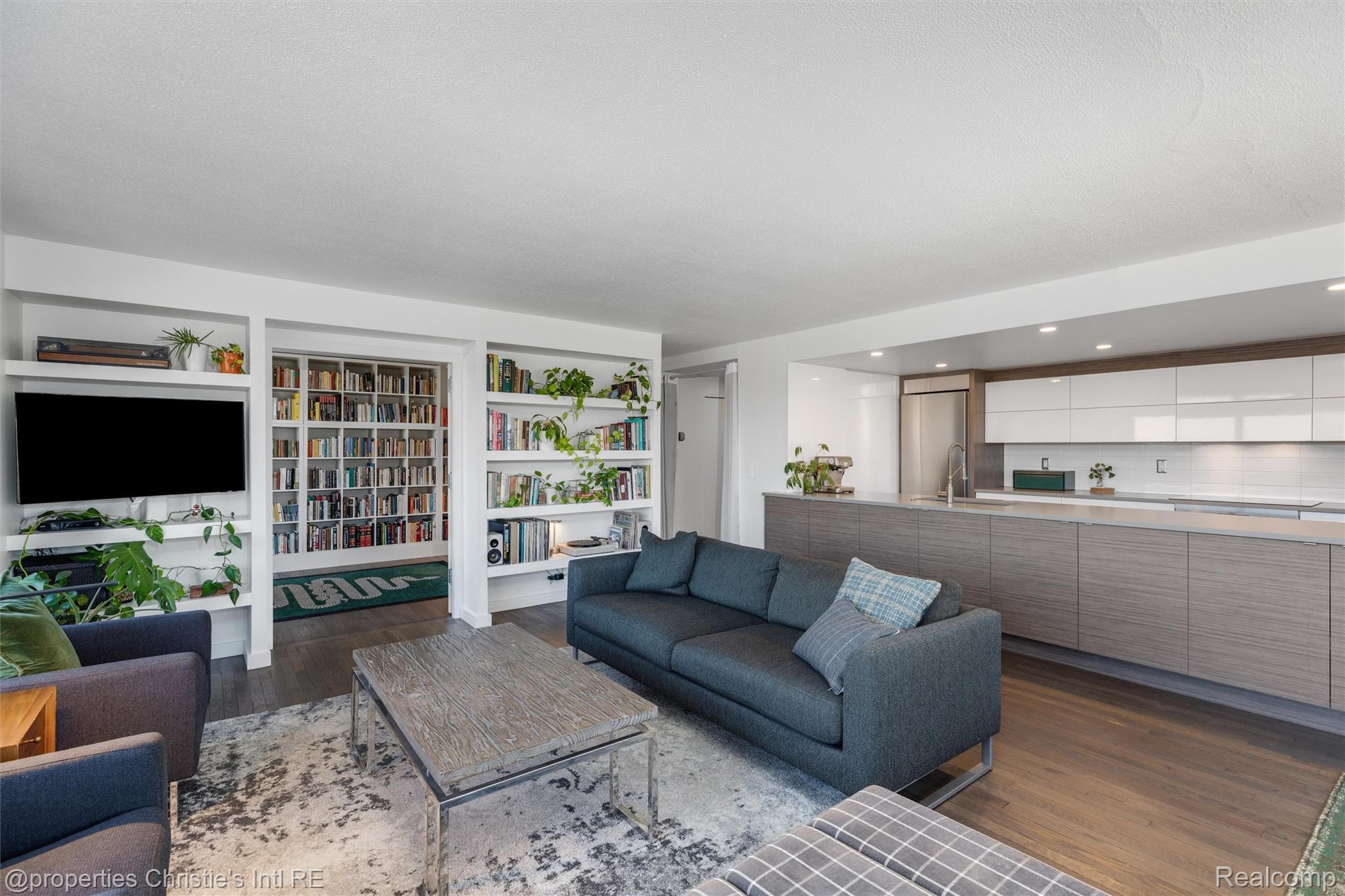 1300 E Lafayette Street 412