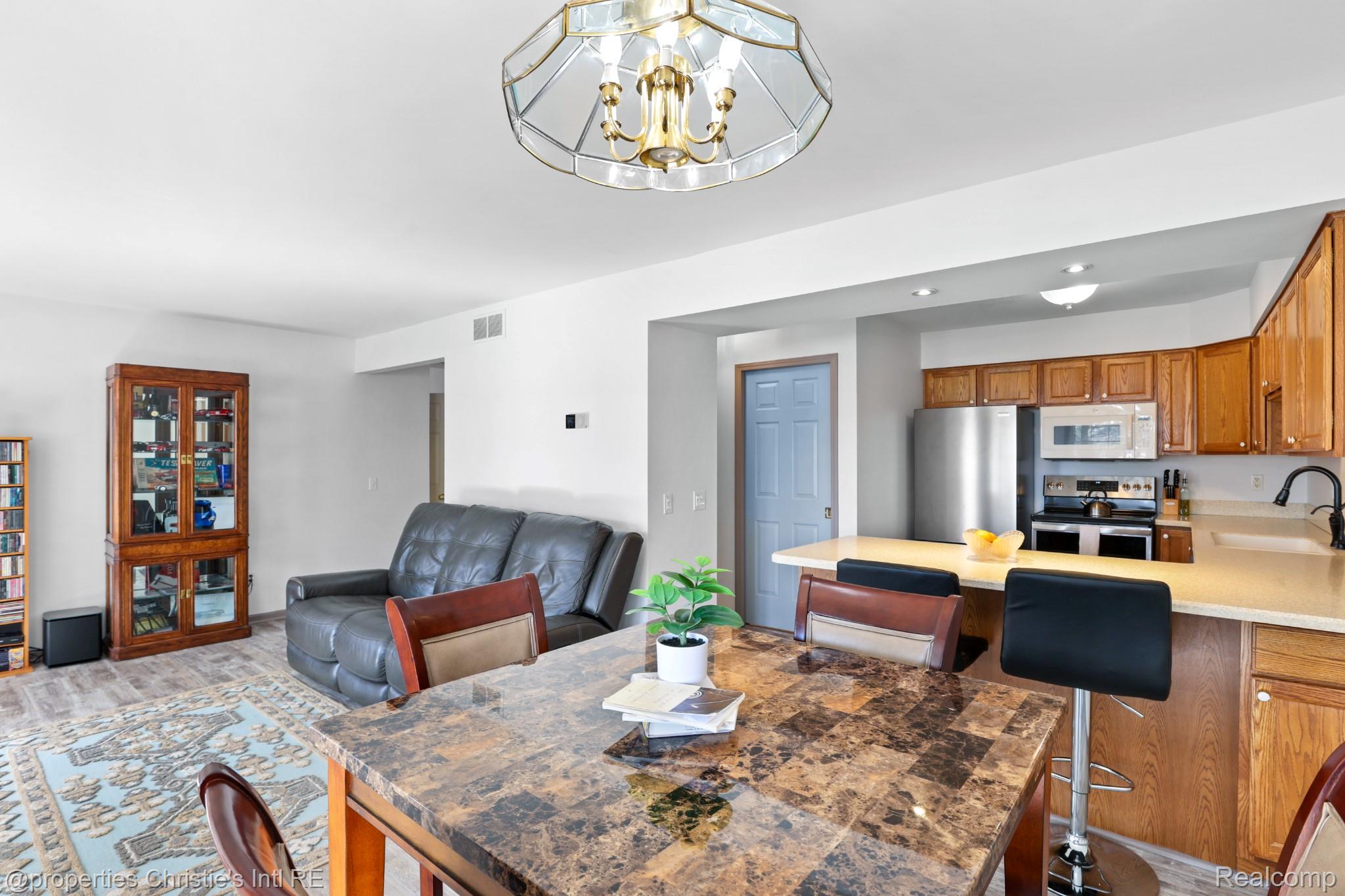 109 Village Place Drive 9