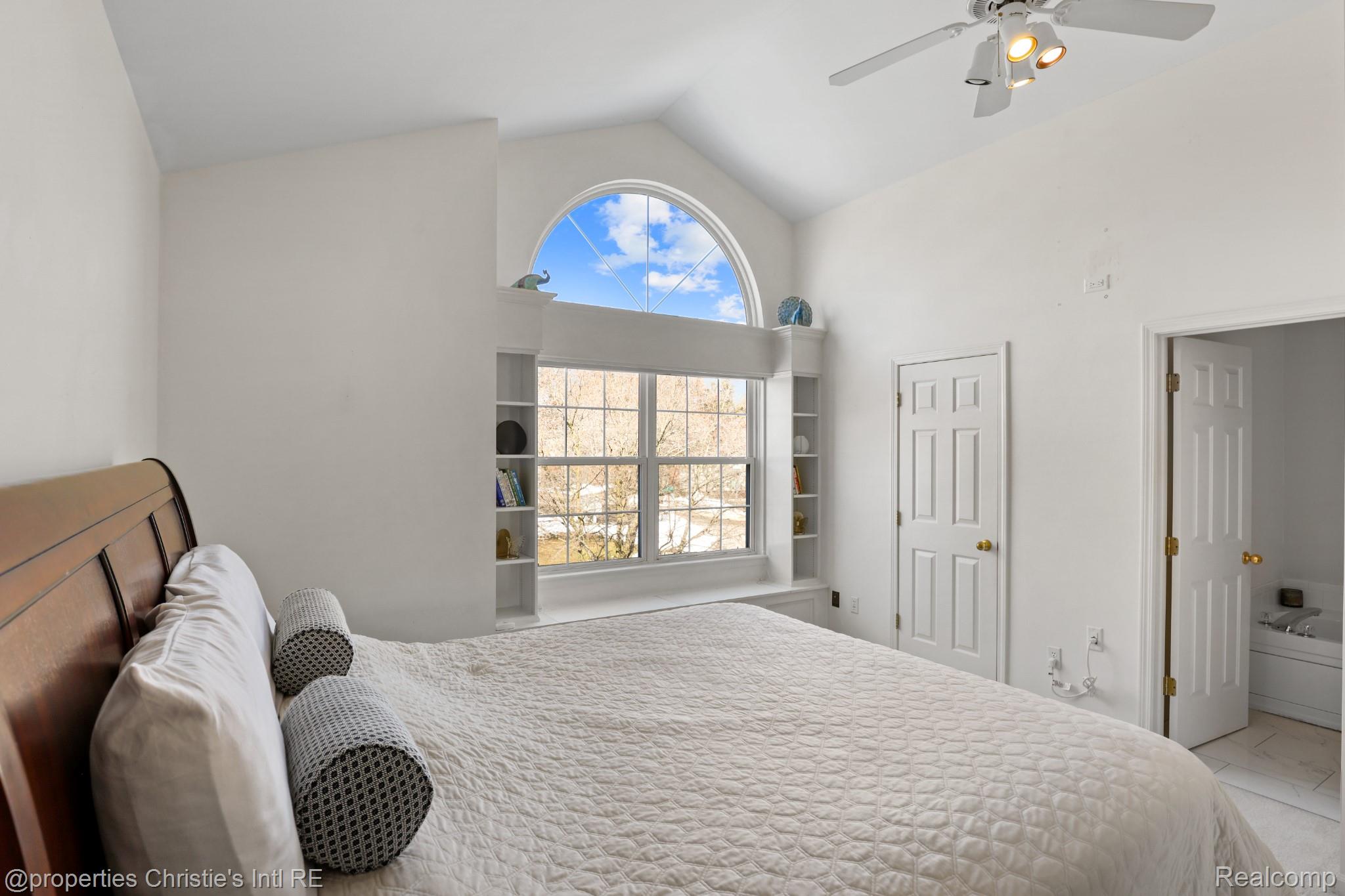 109 Village Place Drive 9