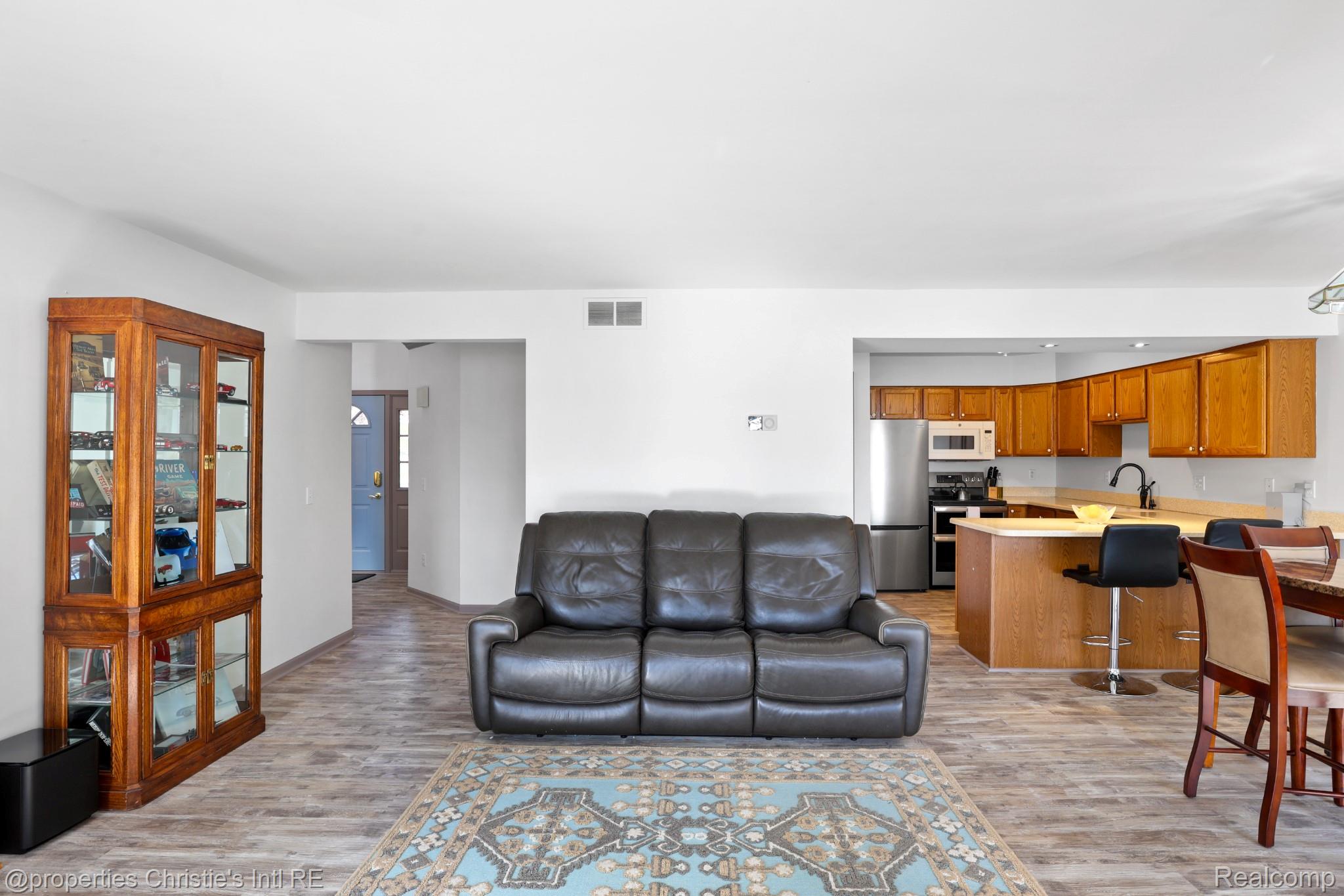 109 Village Place Drive 9