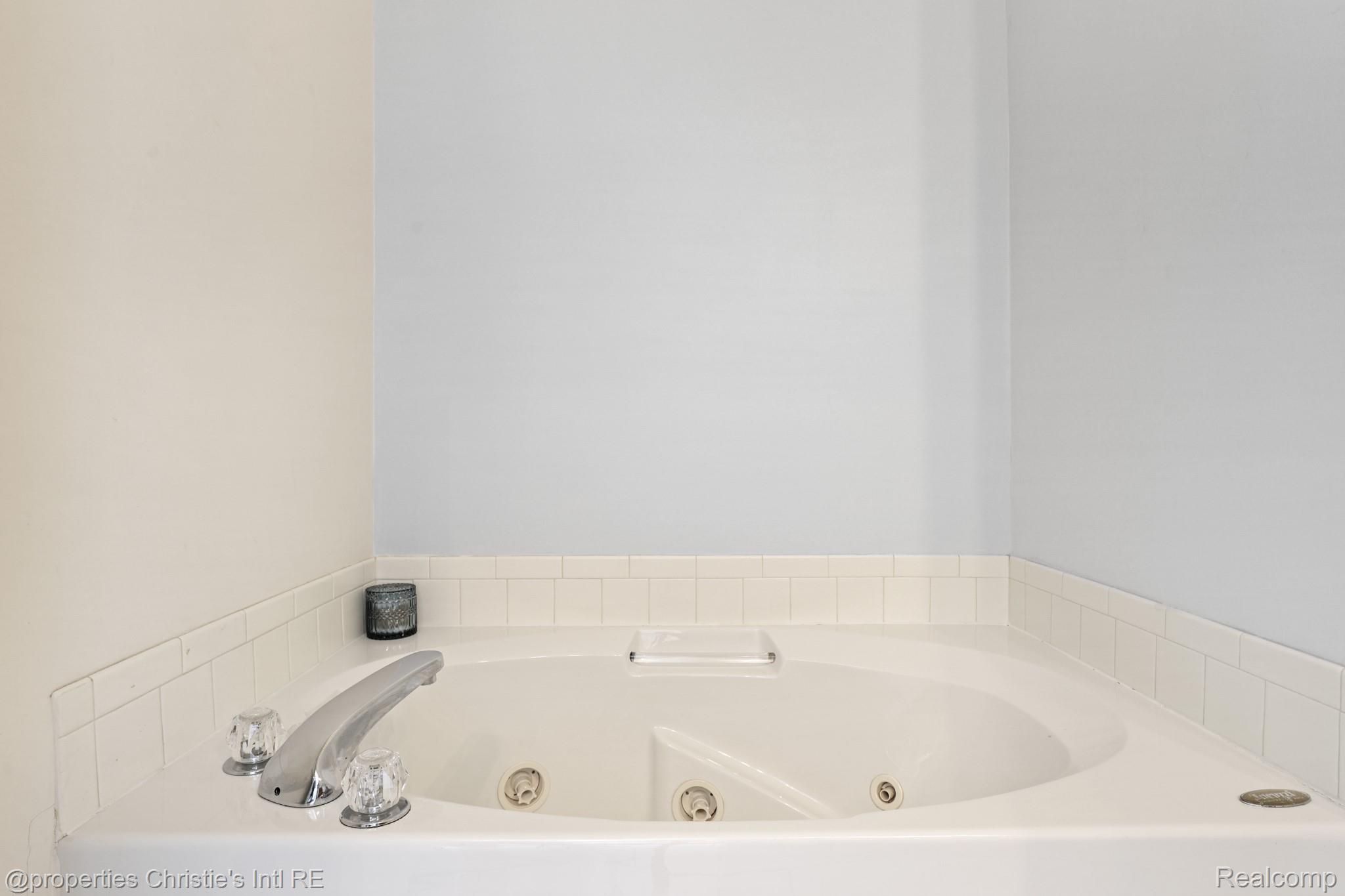 109 Village Place Drive 9