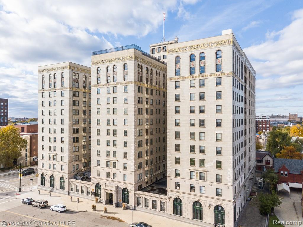 15 E Kirby Street 826