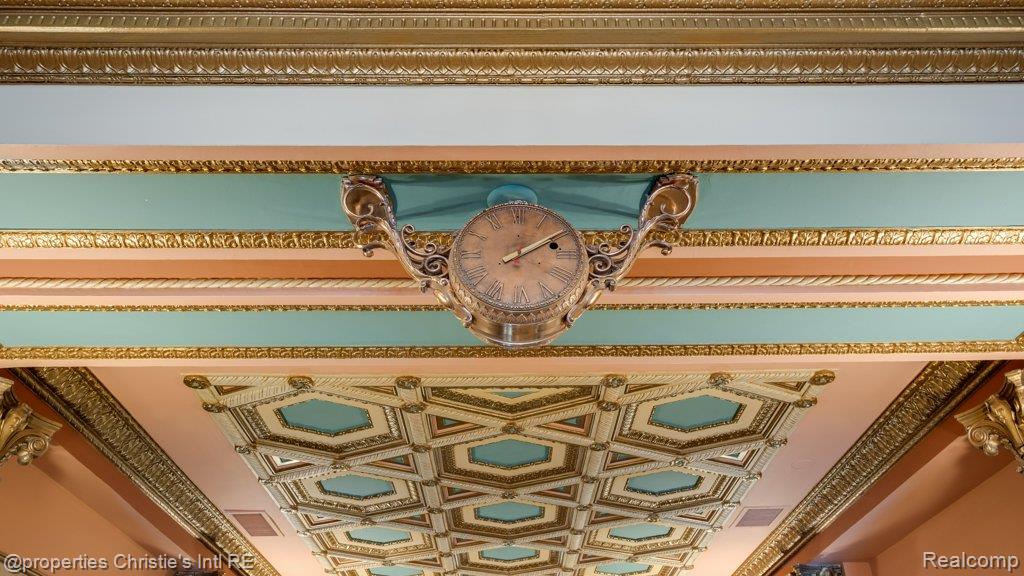 15 E Kirby Street 810