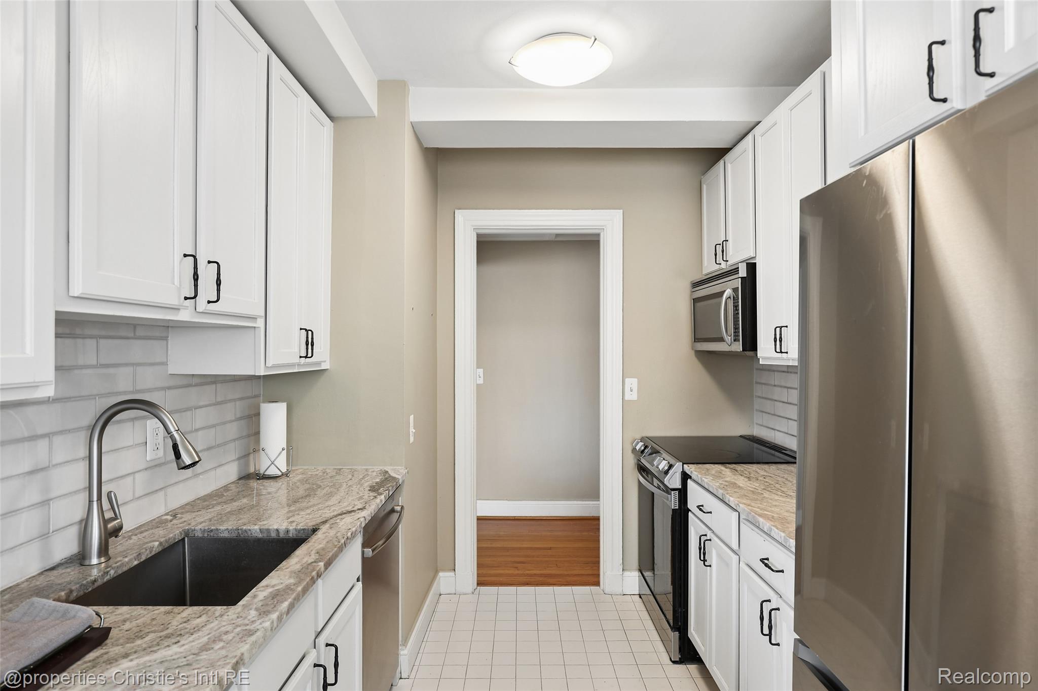 15 E Kirby Street 810