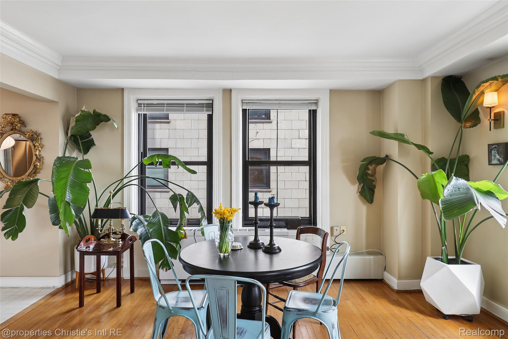 15 E Kirby Street 810