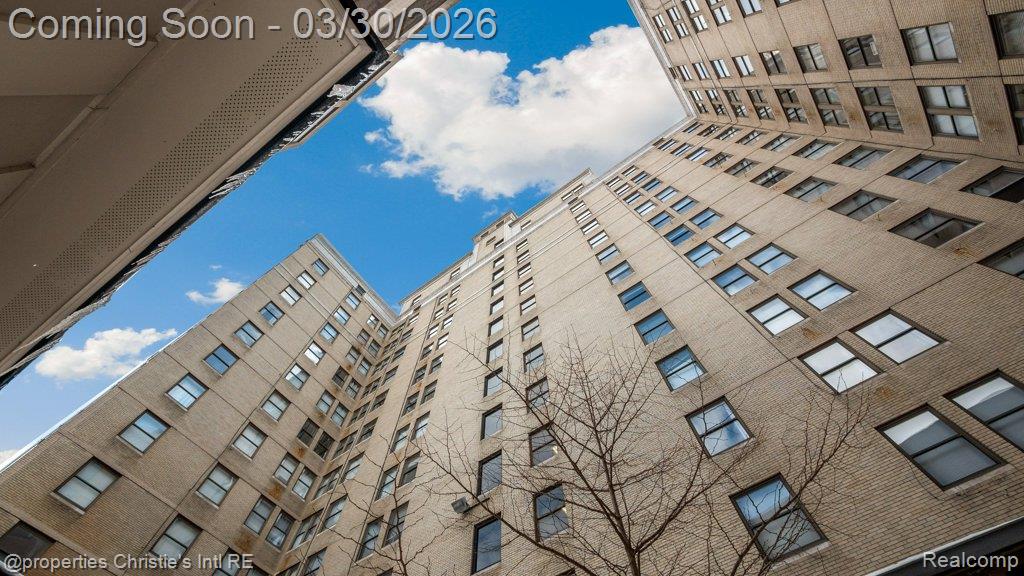 15 E Kirby Street 810