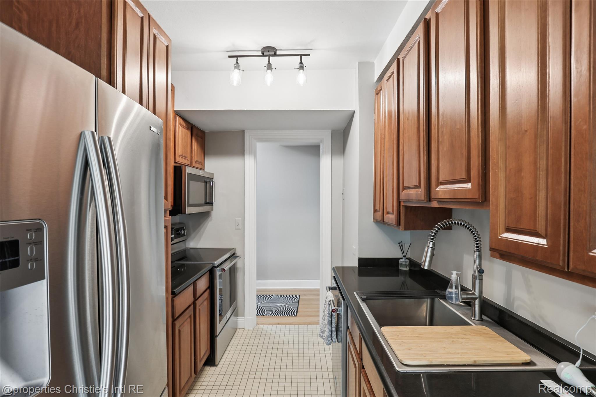 15 E Kirby Street 311