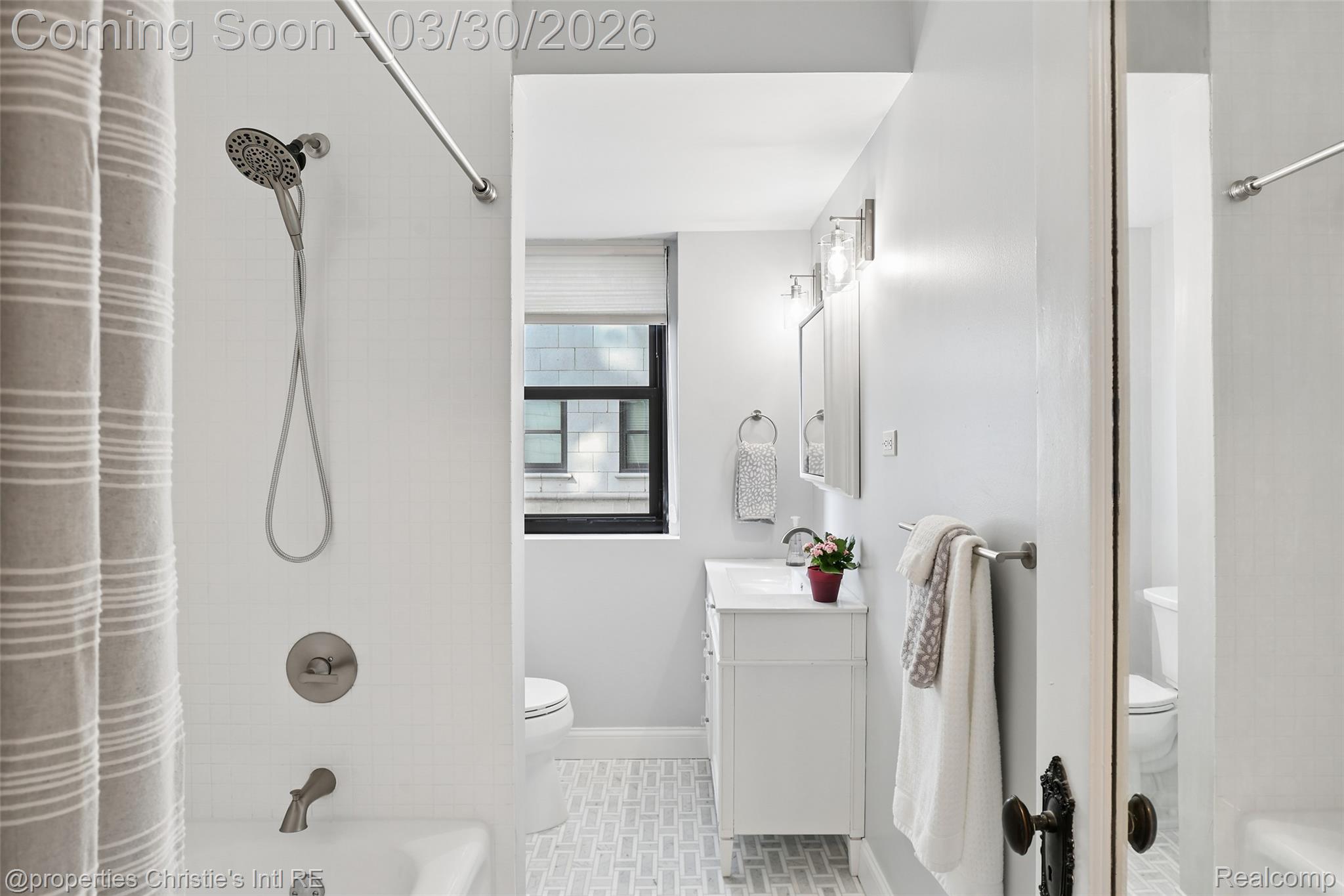 15 E Kirby Street 311