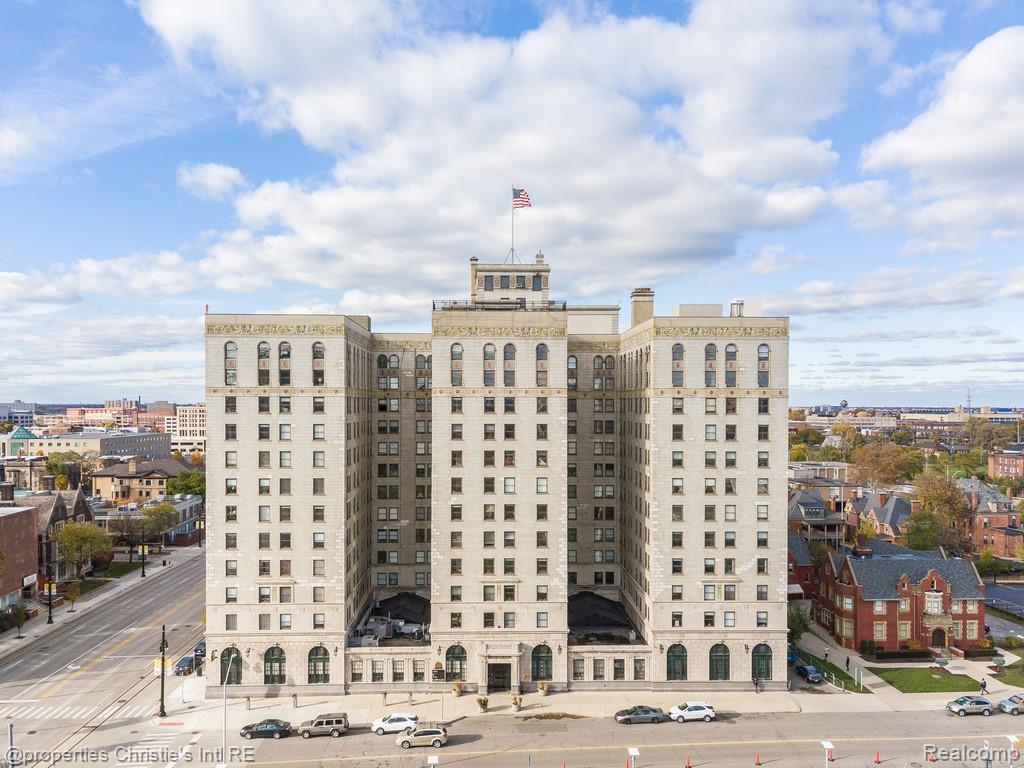 15 E Kirby Street 311