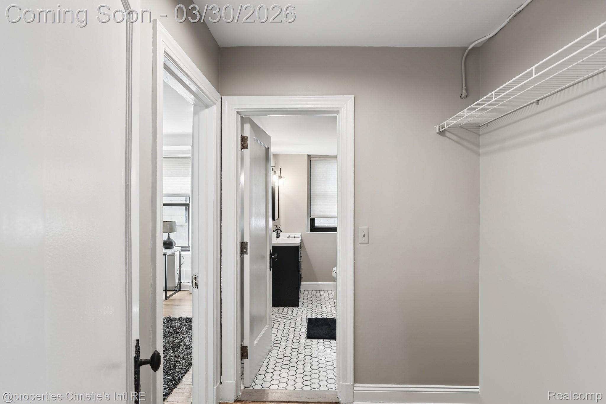 15 E Kirby Street 311