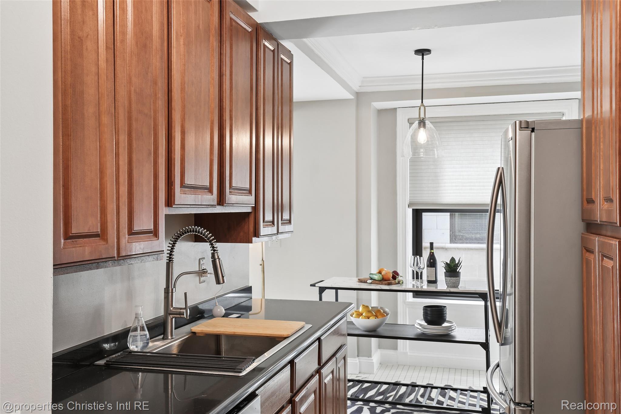 15 E Kirby Street 311