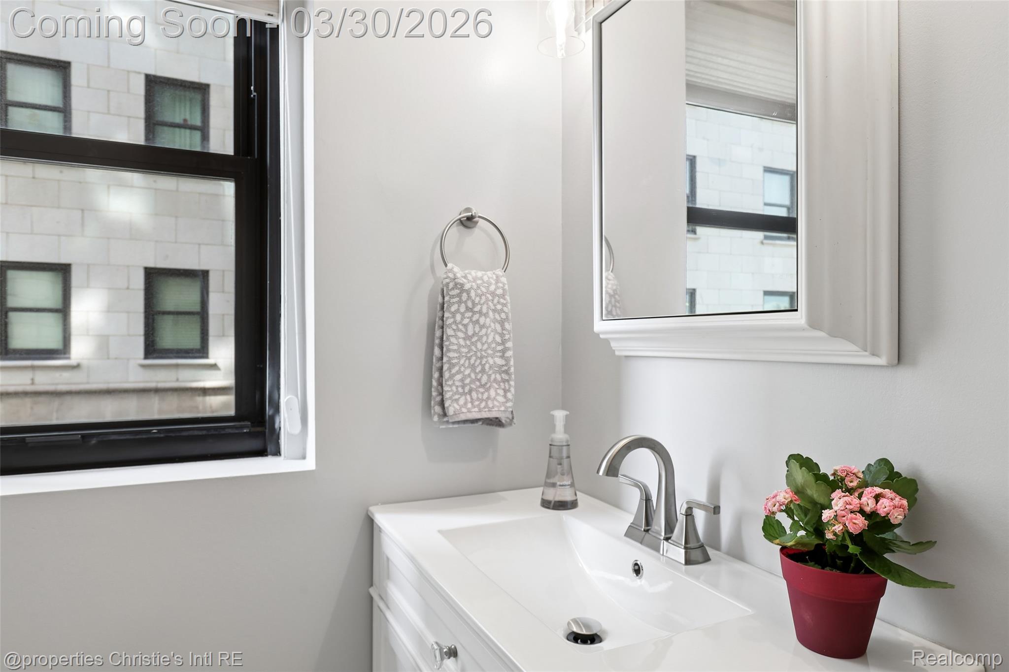 15 E Kirby Street 311