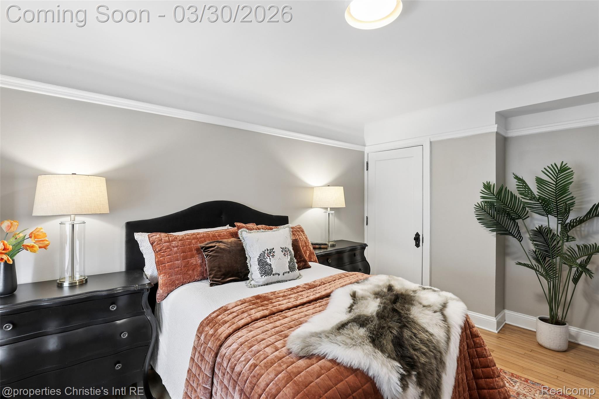 15 E Kirby Street 311