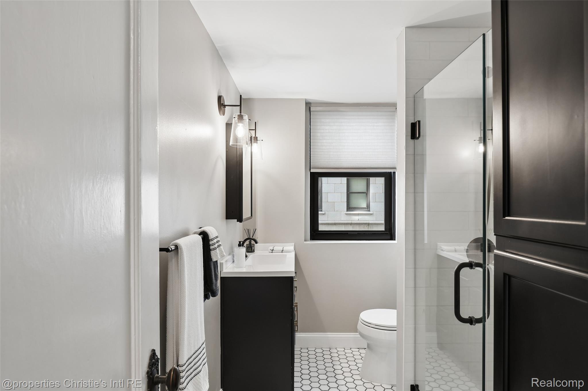 15 E Kirby Street 311