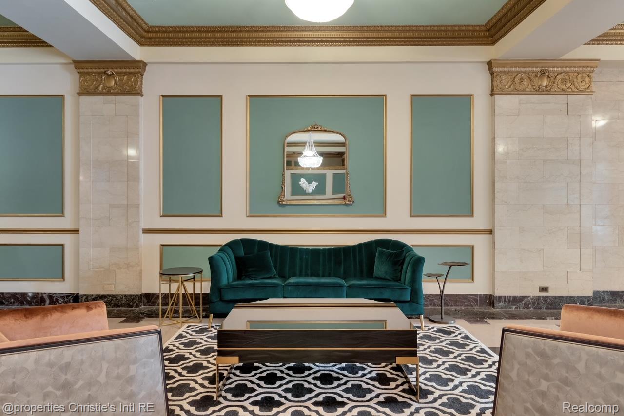 15 E Kirby Street 1231