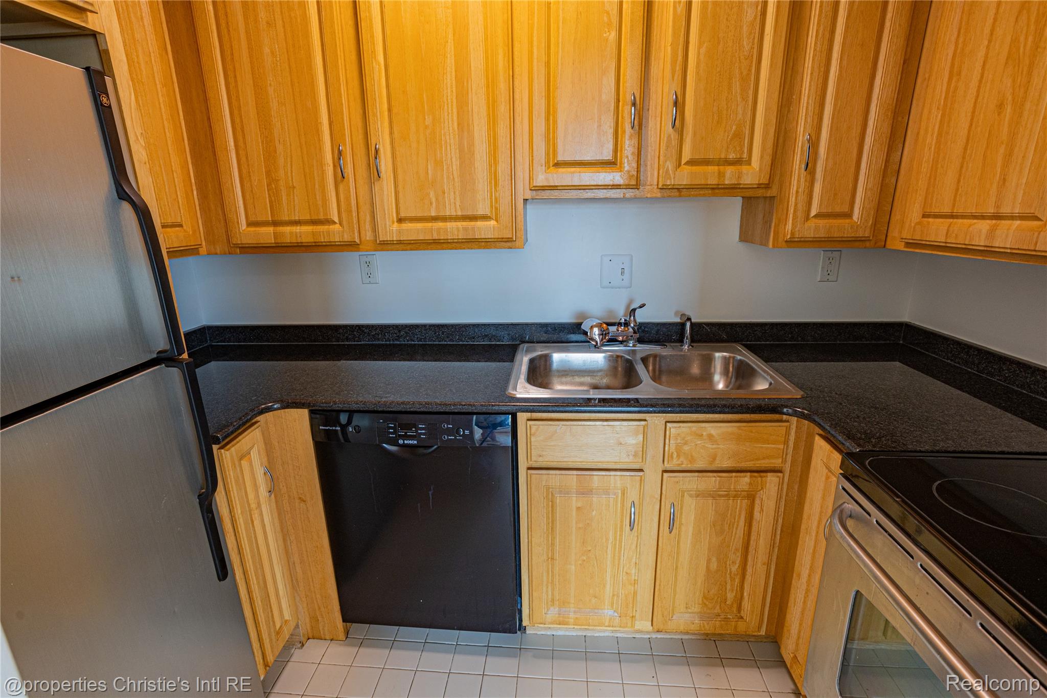 15 E Kirby Street 1231