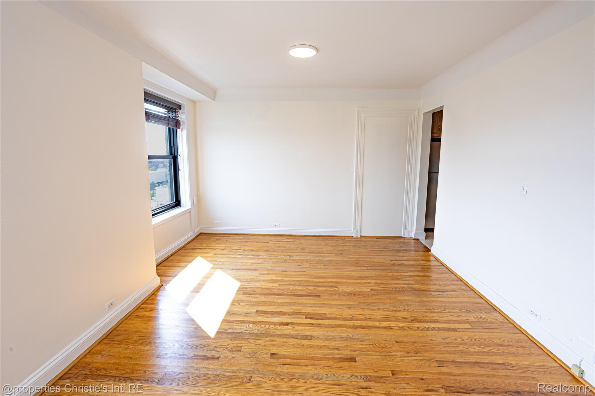 15 E Kirby Street 1231