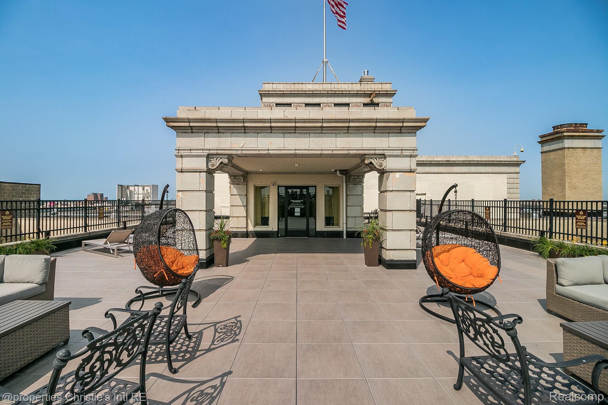 15 E Kirby Street 1231