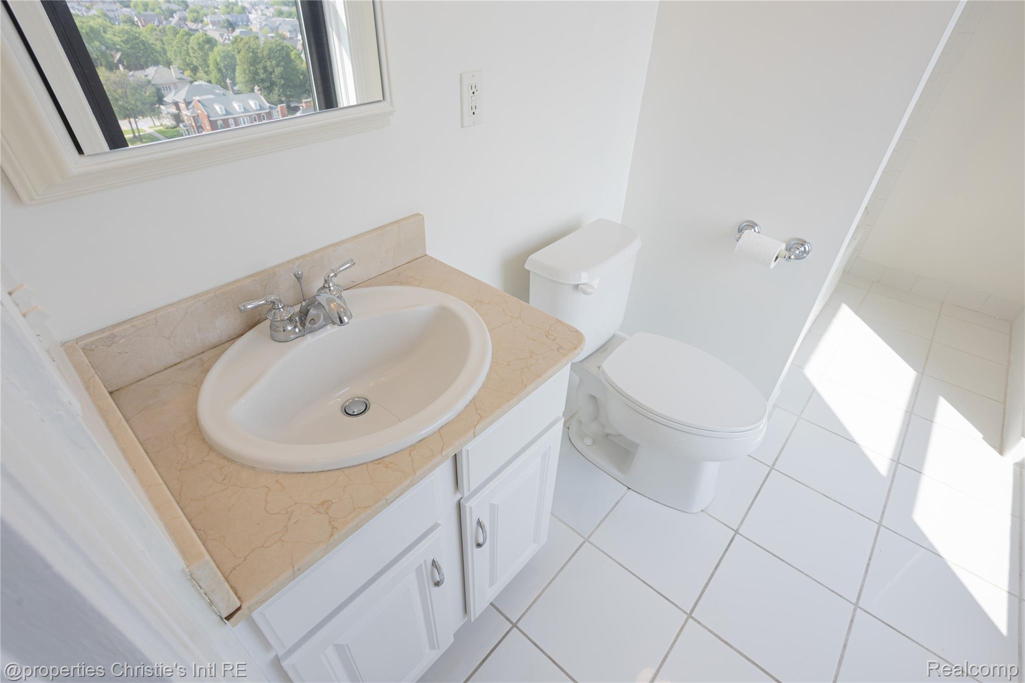 15 E Kirby Street 1231