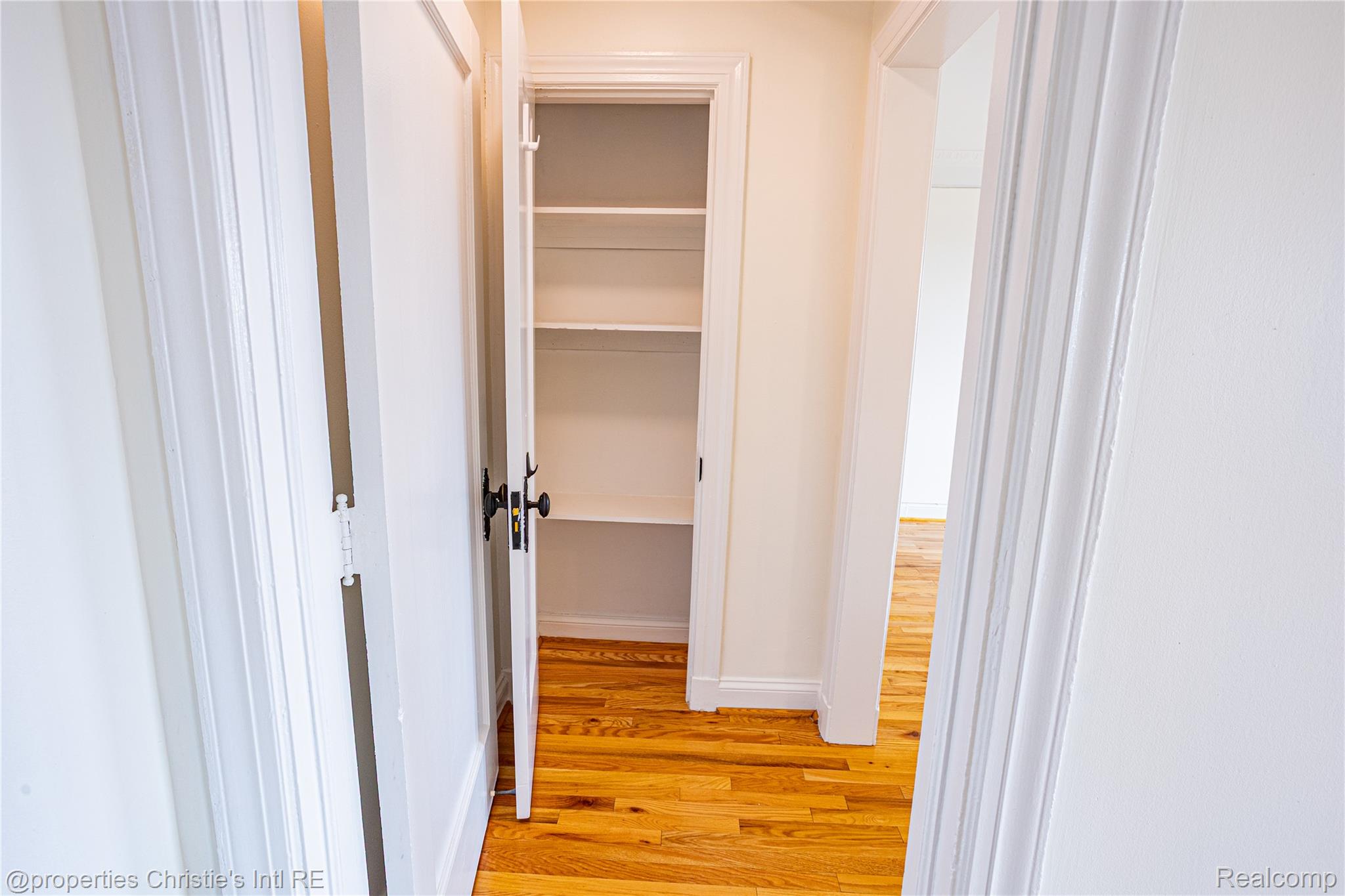 15 E Kirby Street 1231