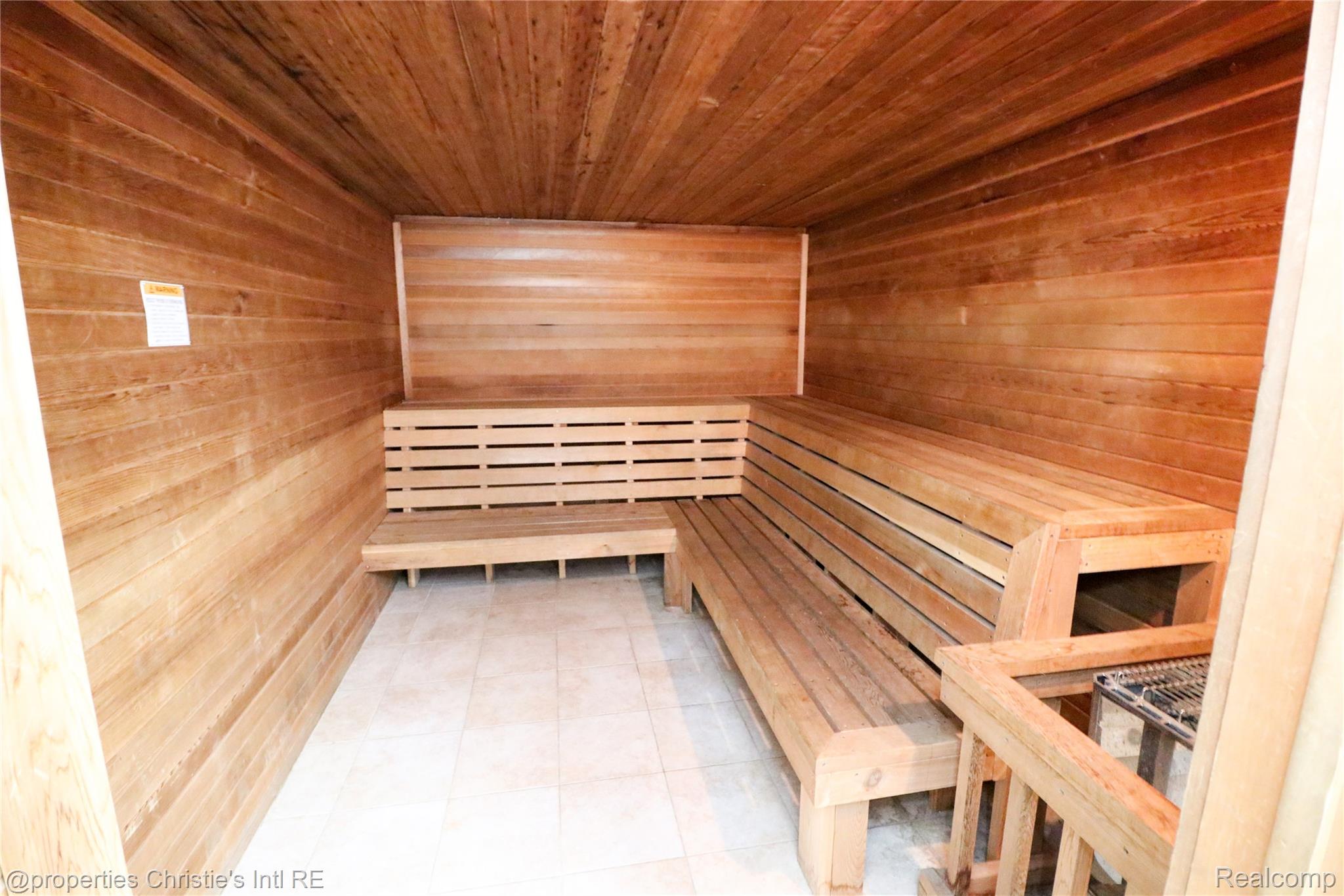 15 E Kirby Street 1231