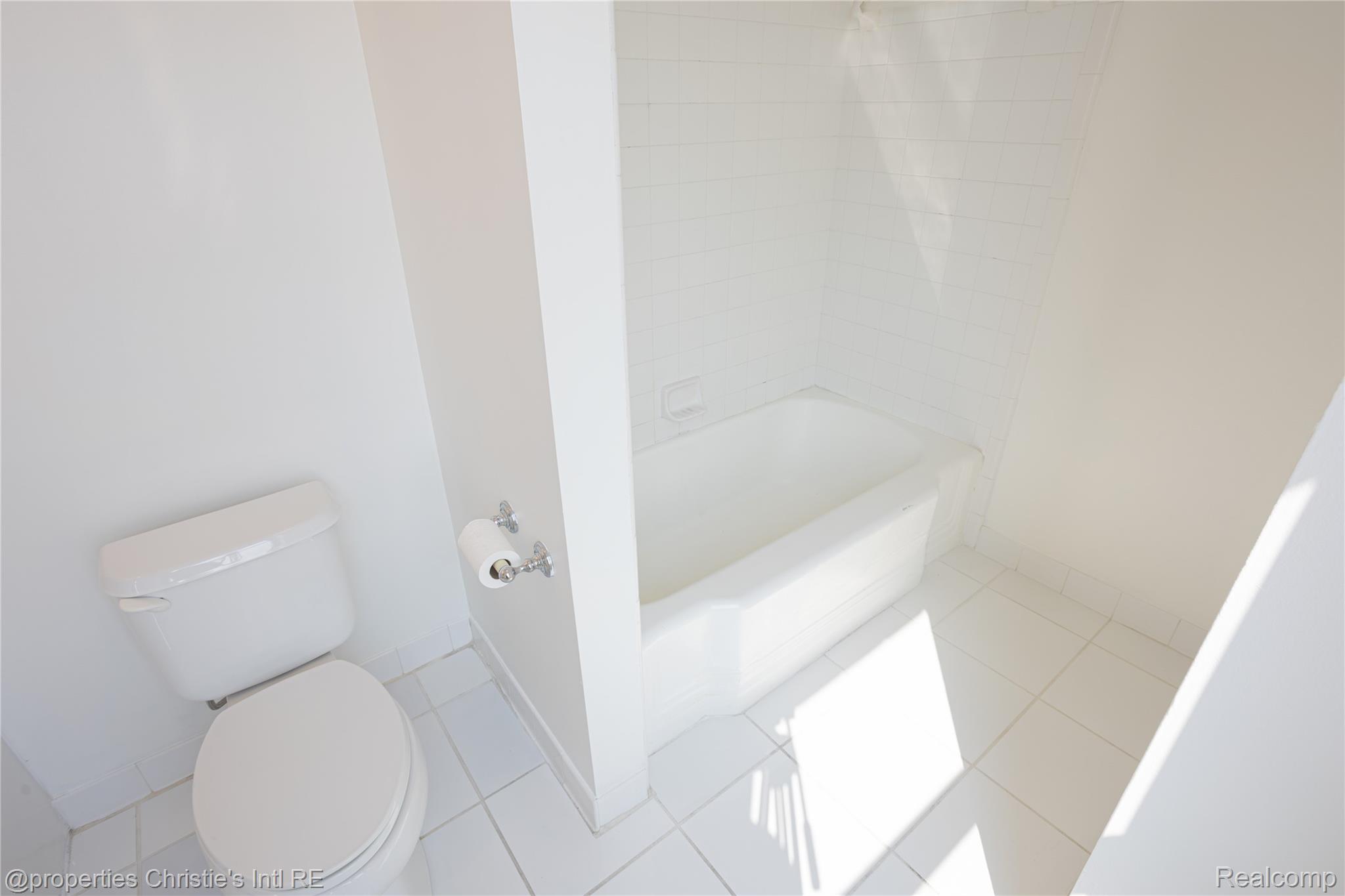 15 E Kirby Street 1231