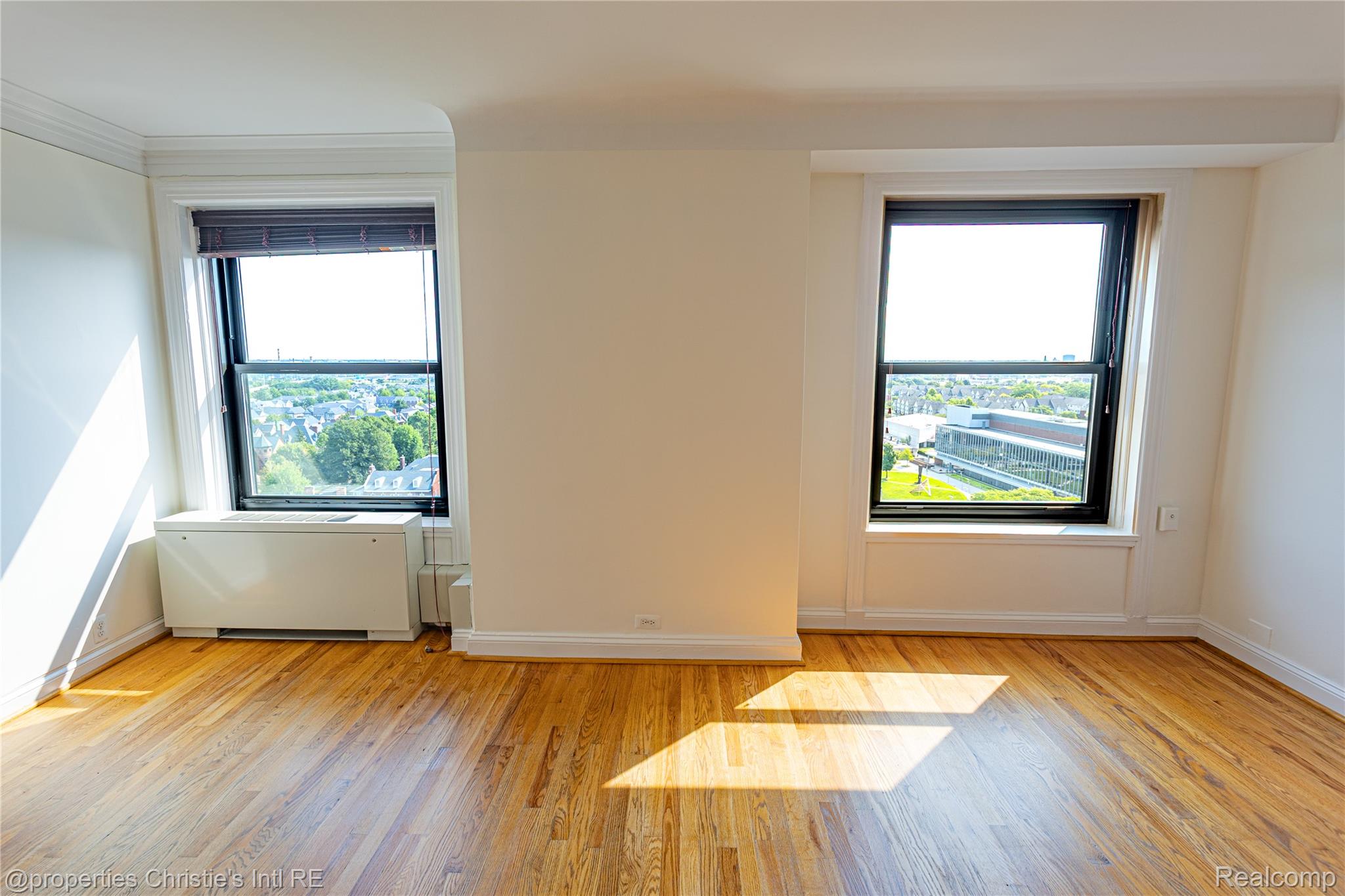 15 E Kirby Street 1231