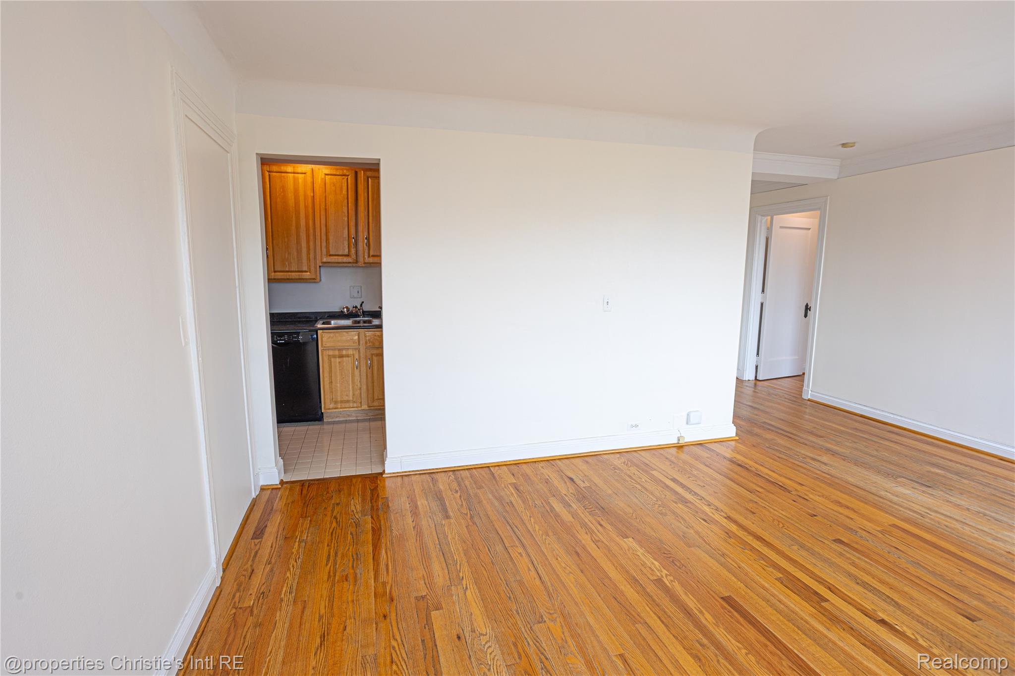 15 E Kirby Street 1231