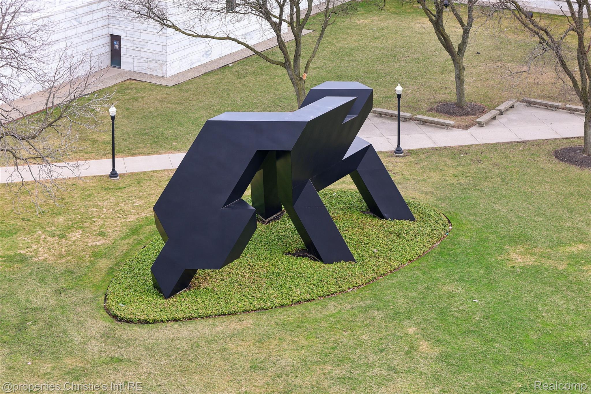 15 E Kirby Street 810