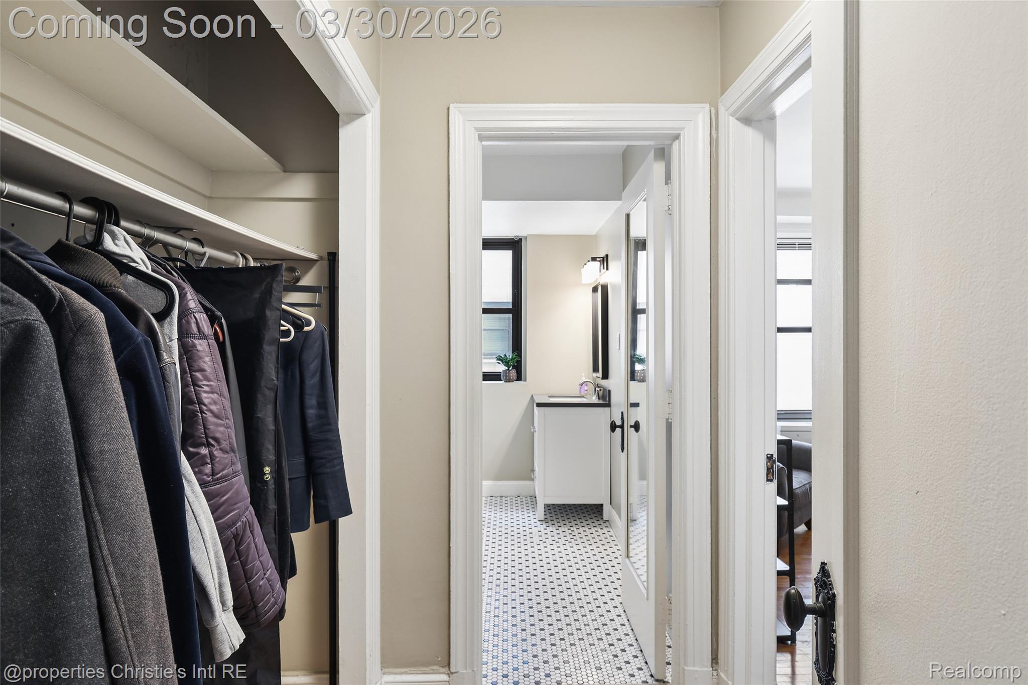 15 E Kirby Street 810