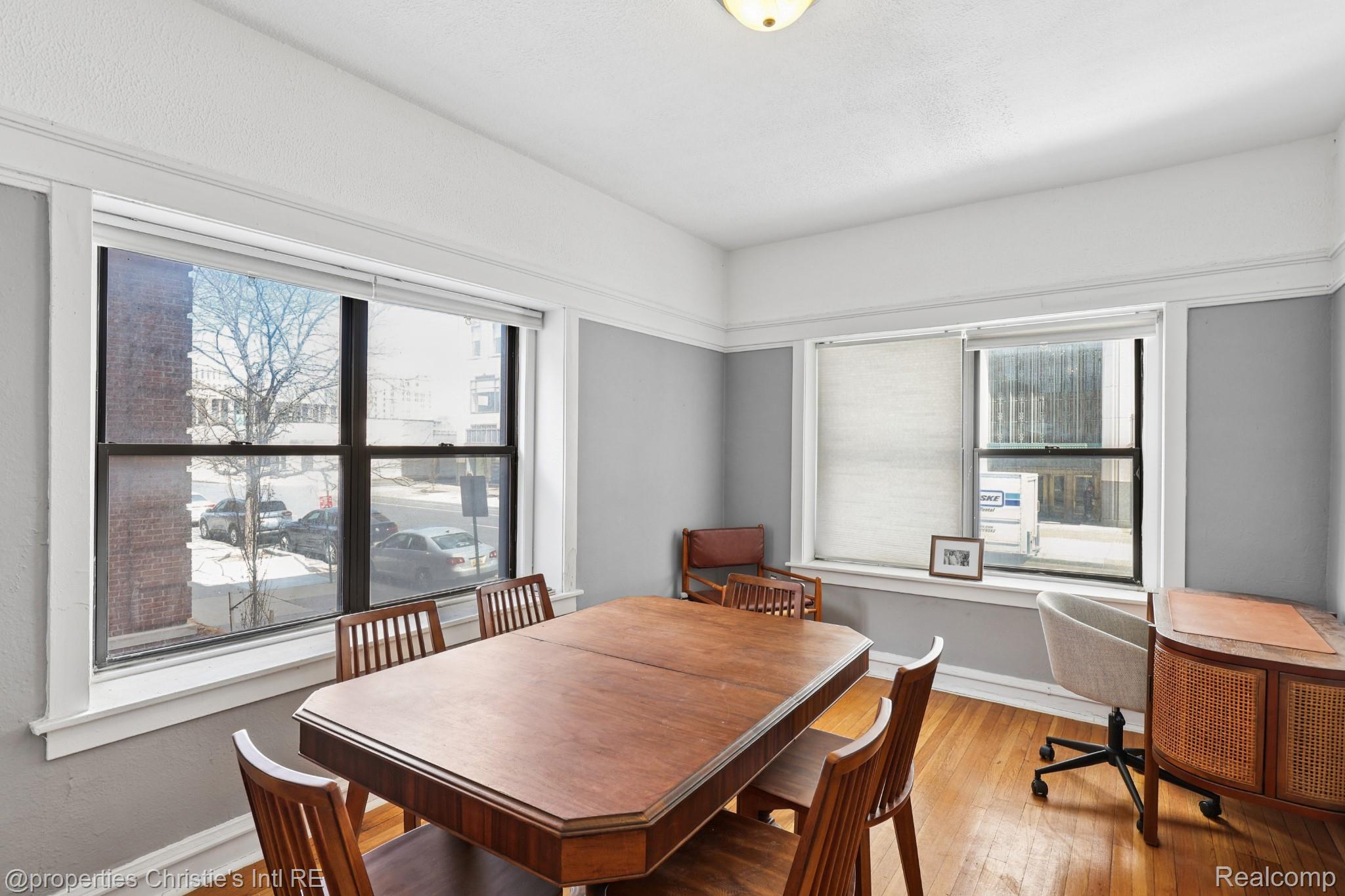 7409 2nd Avenue 8