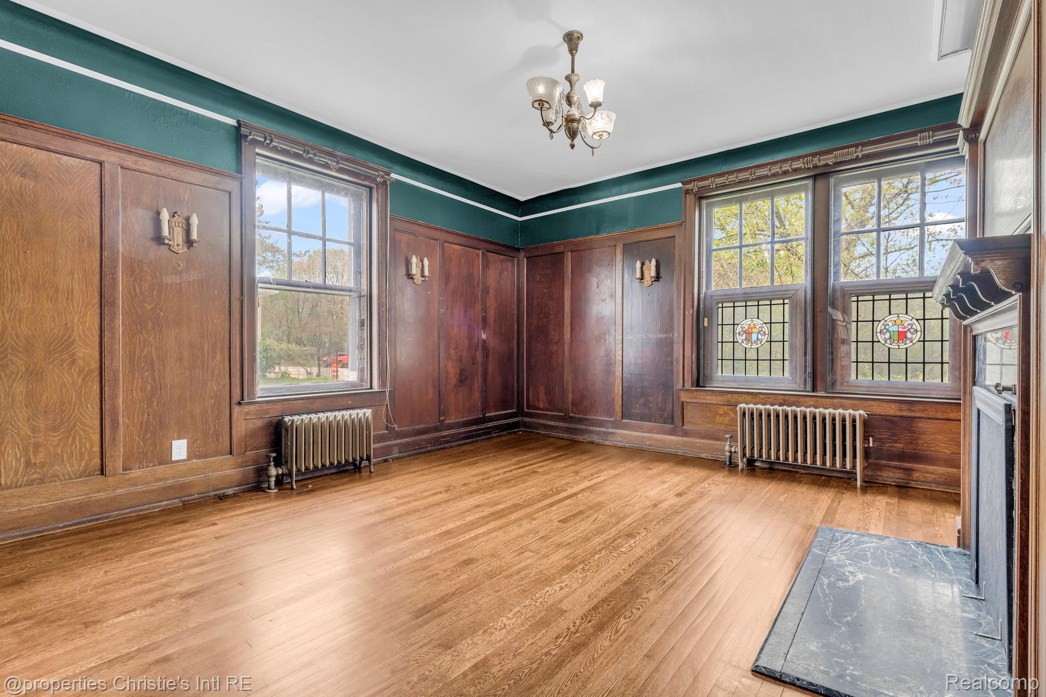 610 Chicago Boulevard