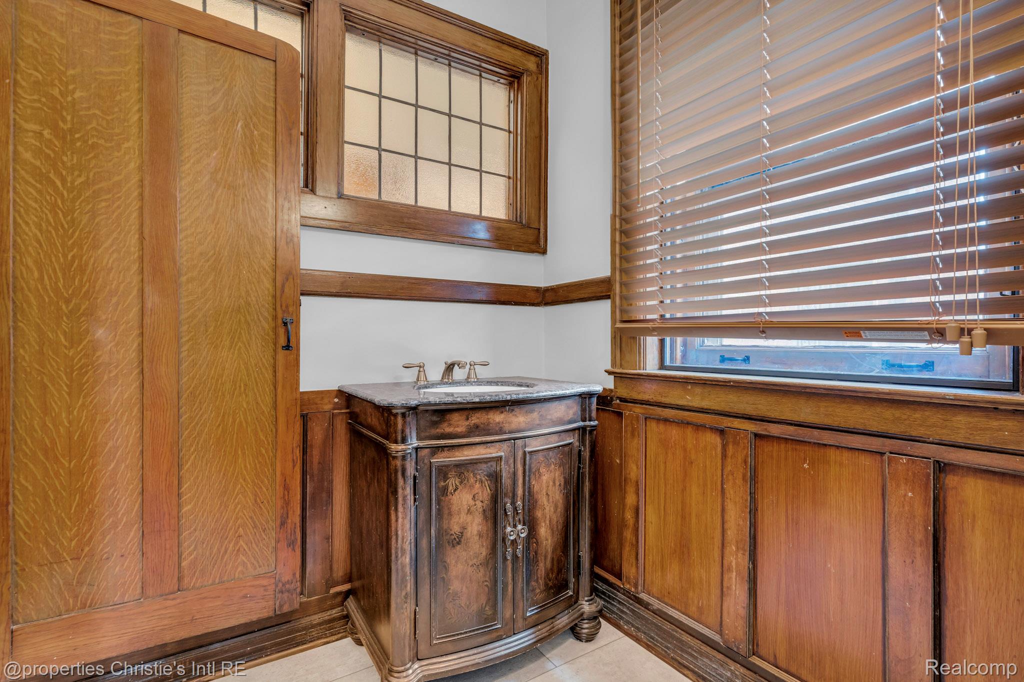 610 Chicago Boulevard