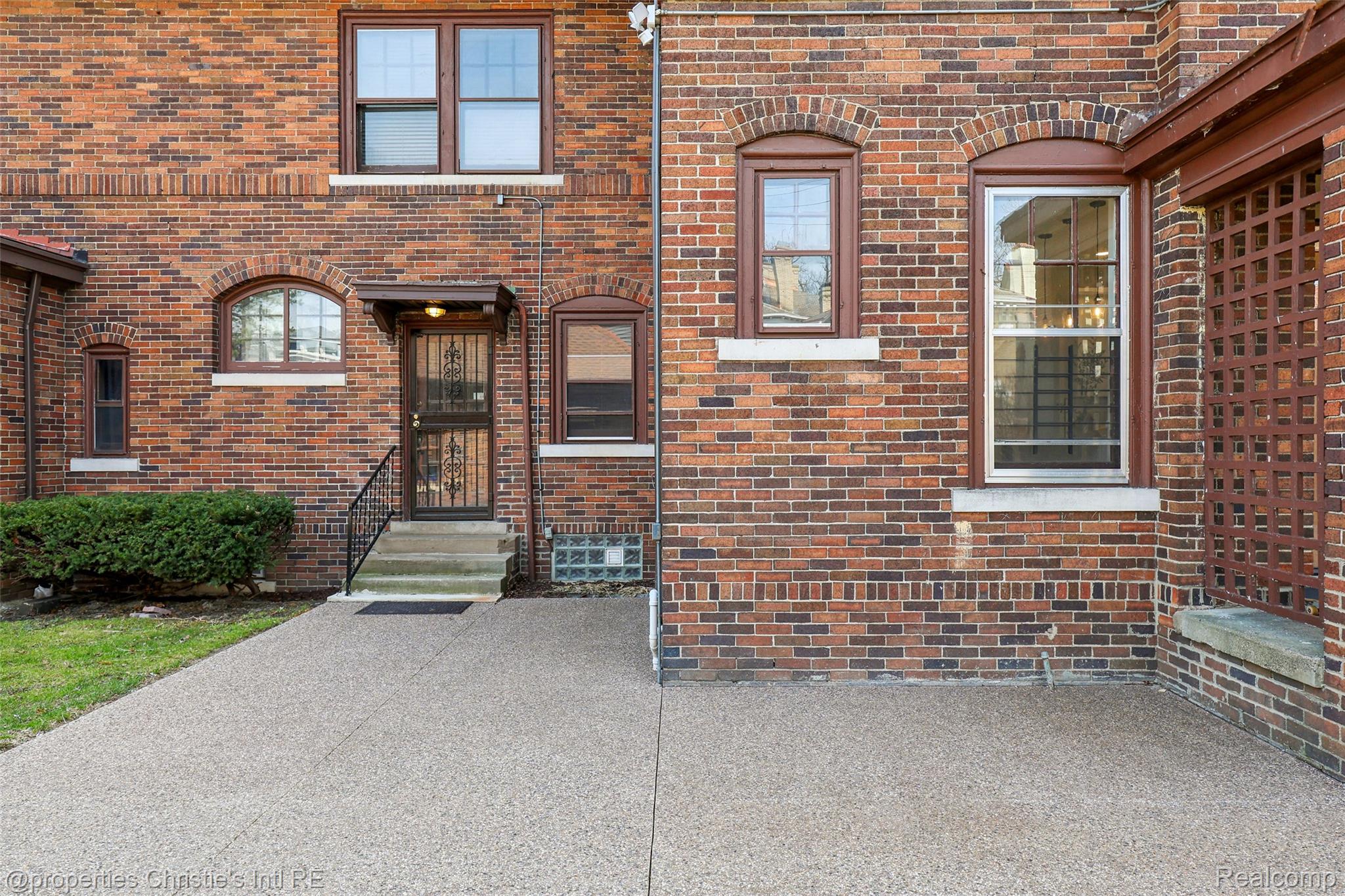 610 Chicago Boulevard