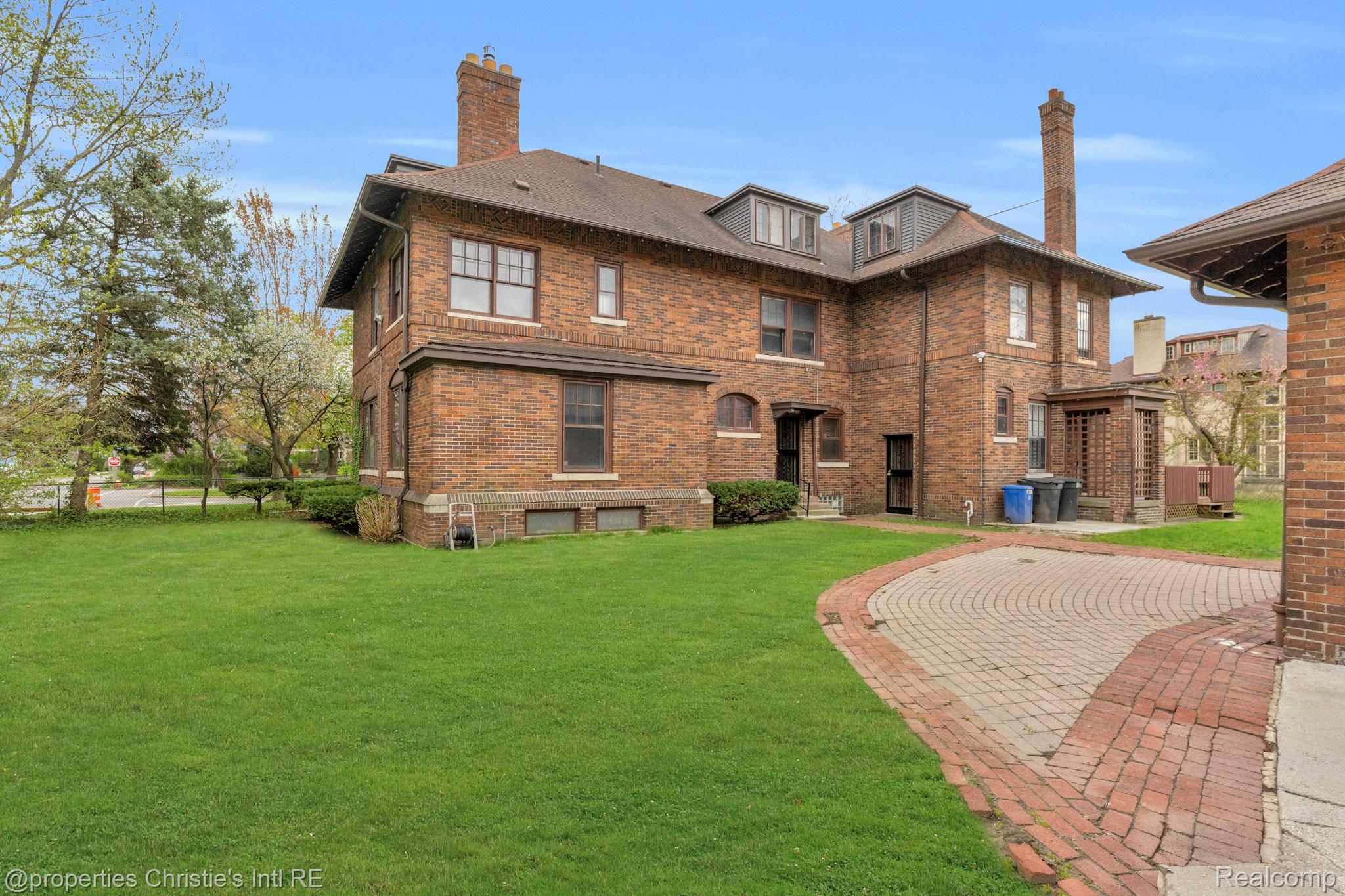 610 Chicago Boulevard