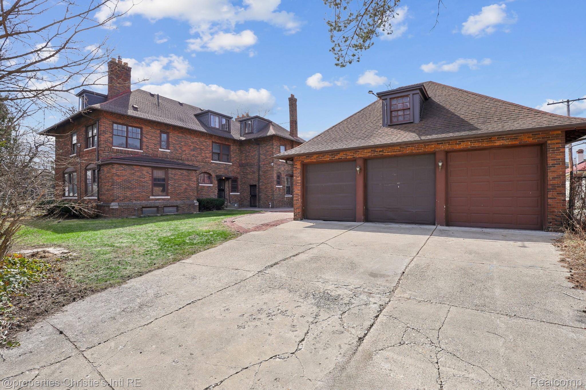 610 Chicago Boulevard