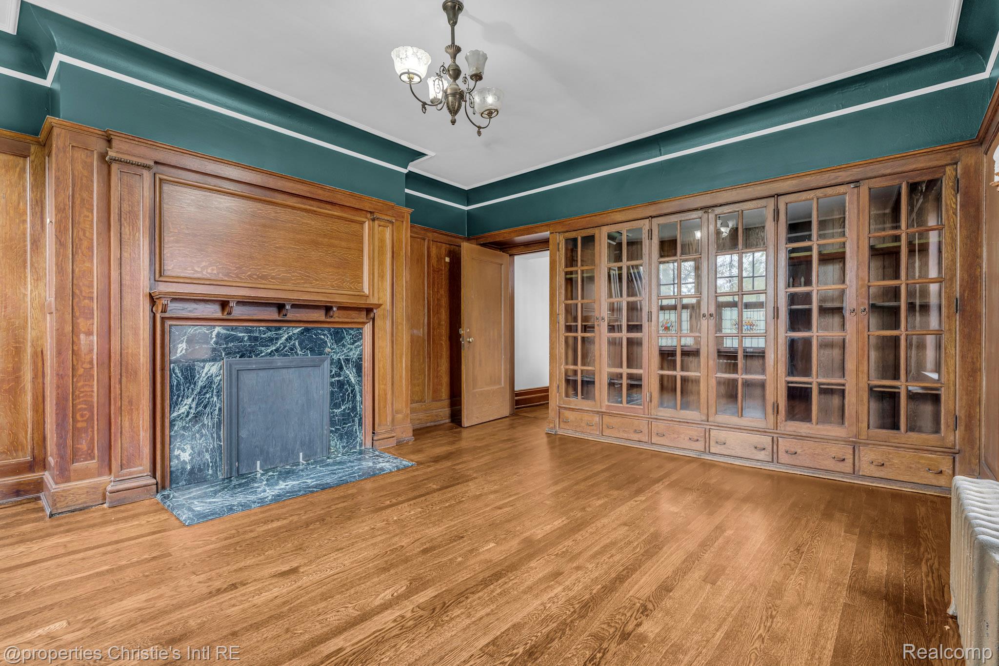 610 Chicago Boulevard