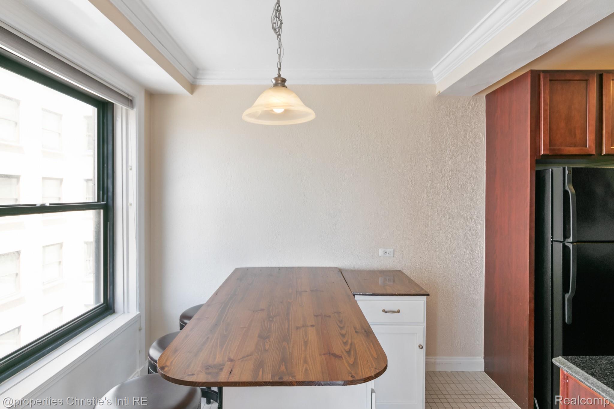 15 E Kirby Street 811