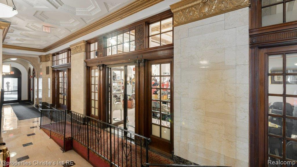 15 E Kirby Street 811