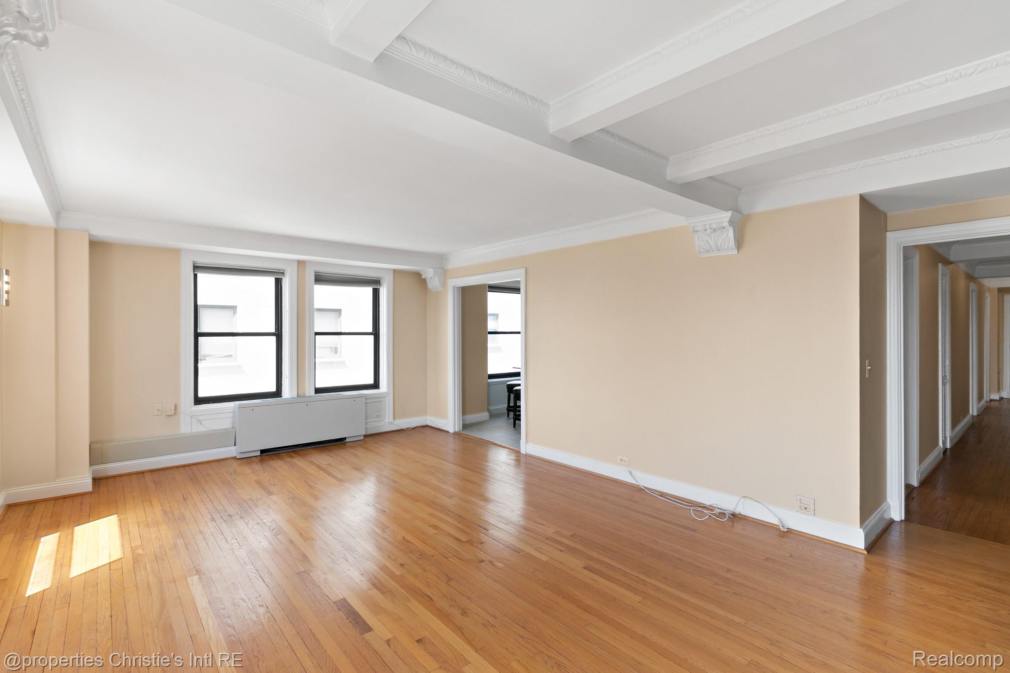 15 E Kirby Street 811