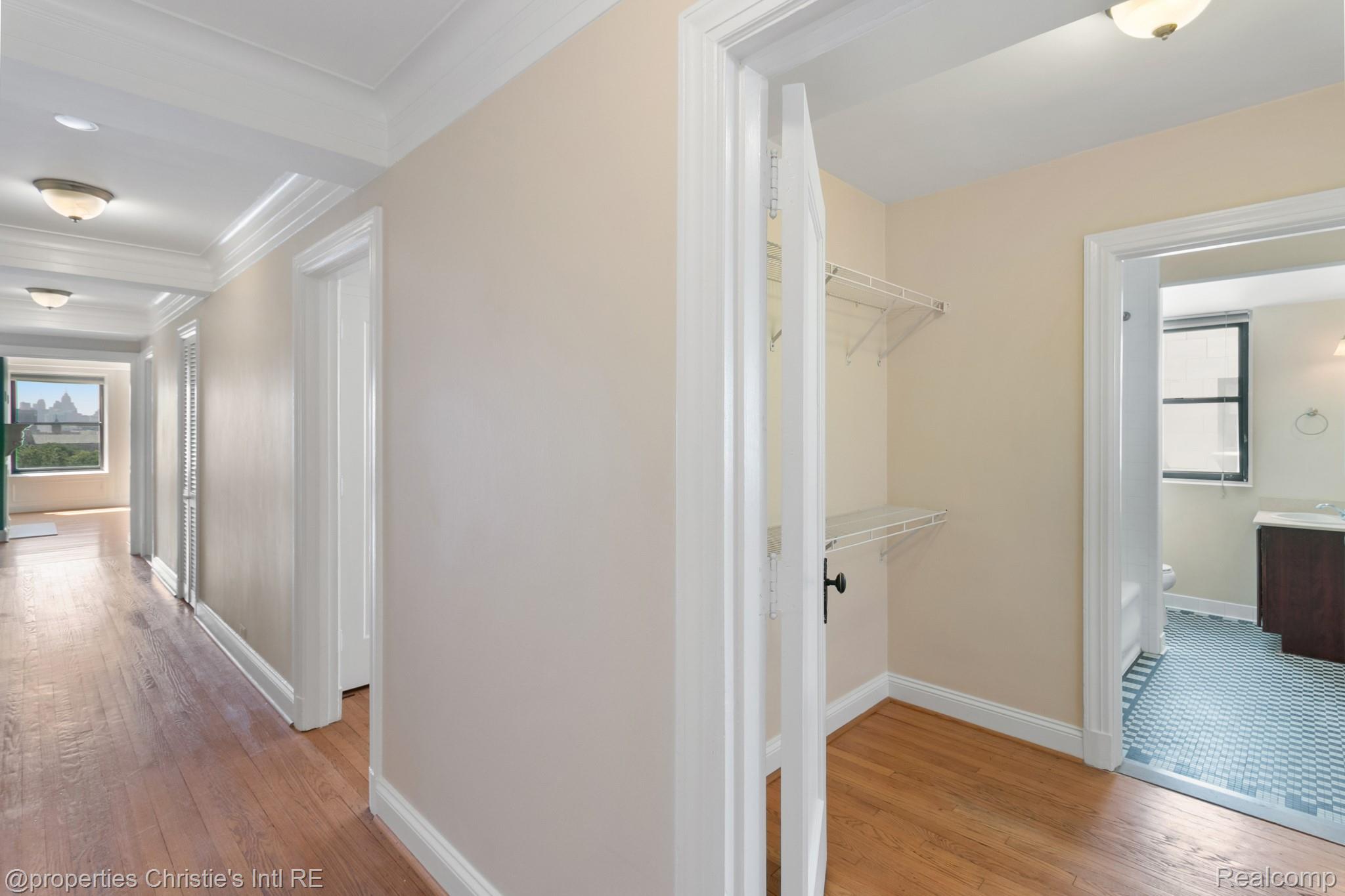 15 E Kirby Street 811