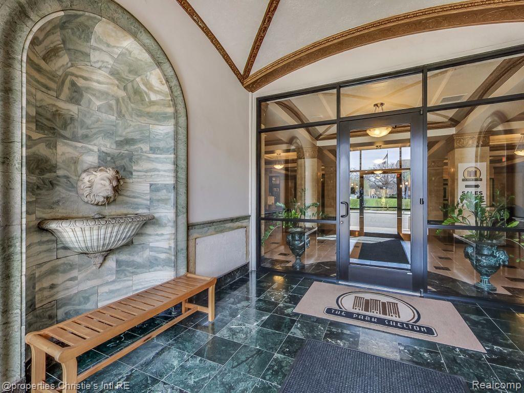 15 E Kirby Street 811