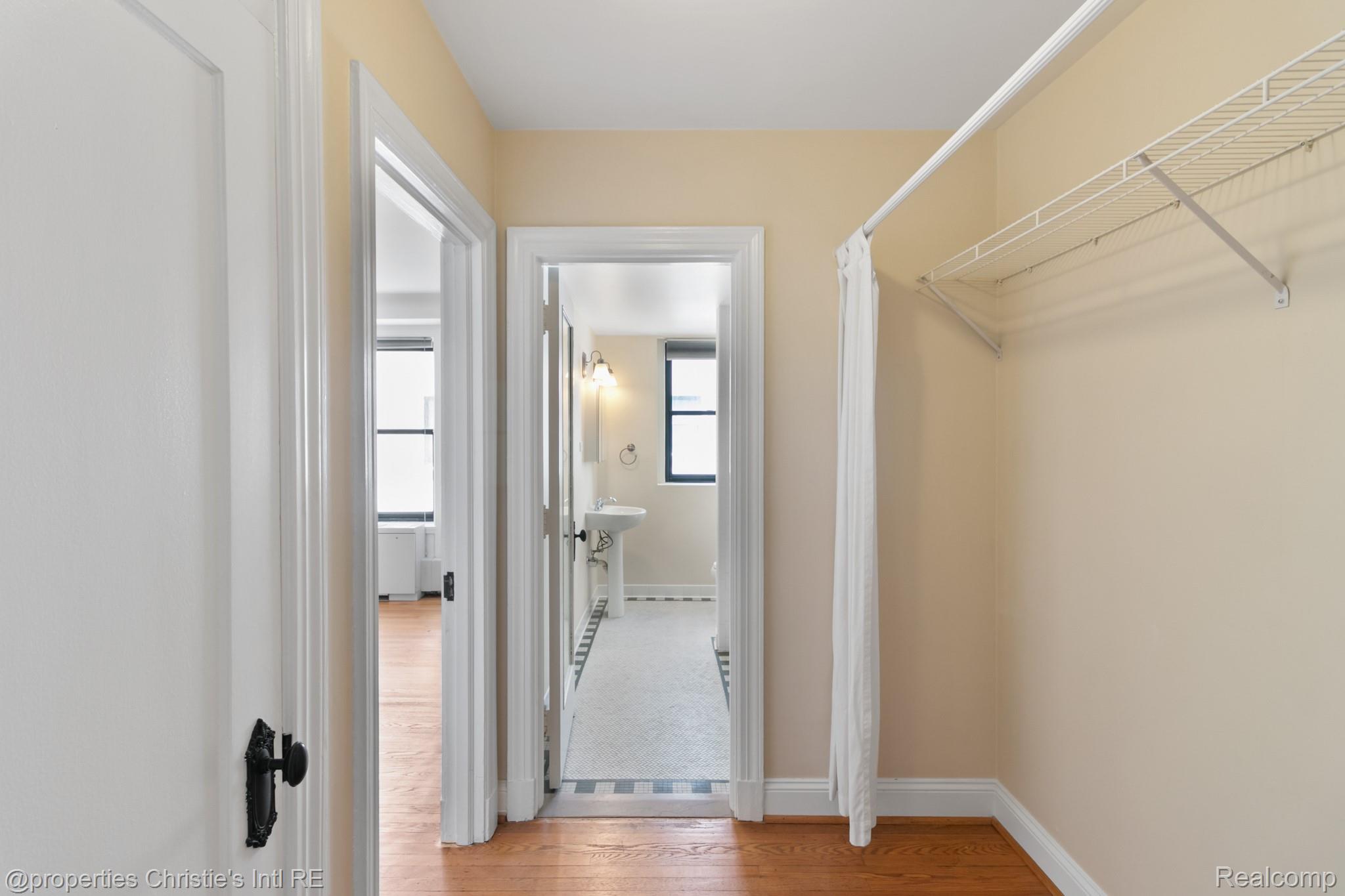 15 E Kirby Street 811