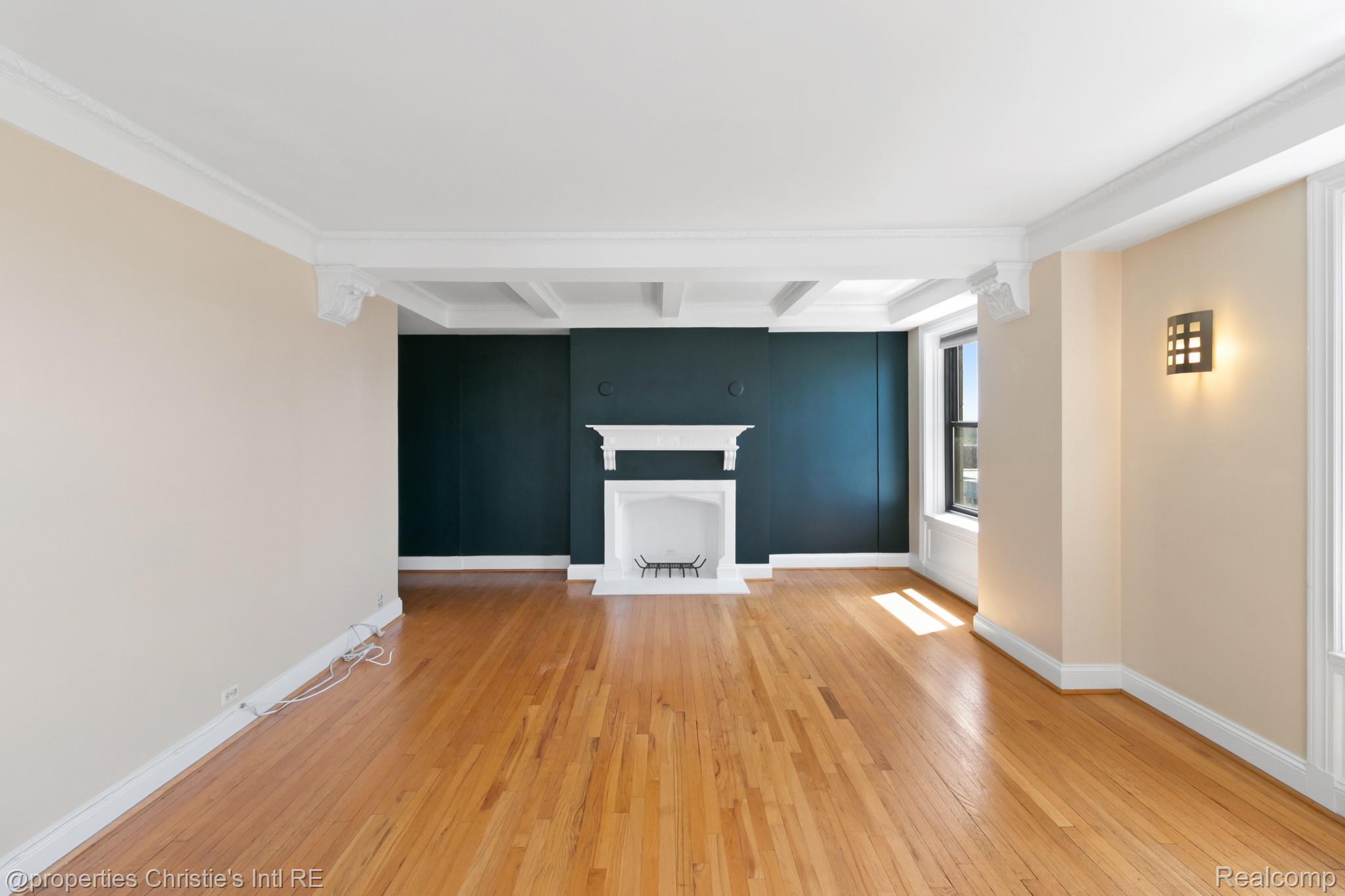 15 E Kirby Street 811