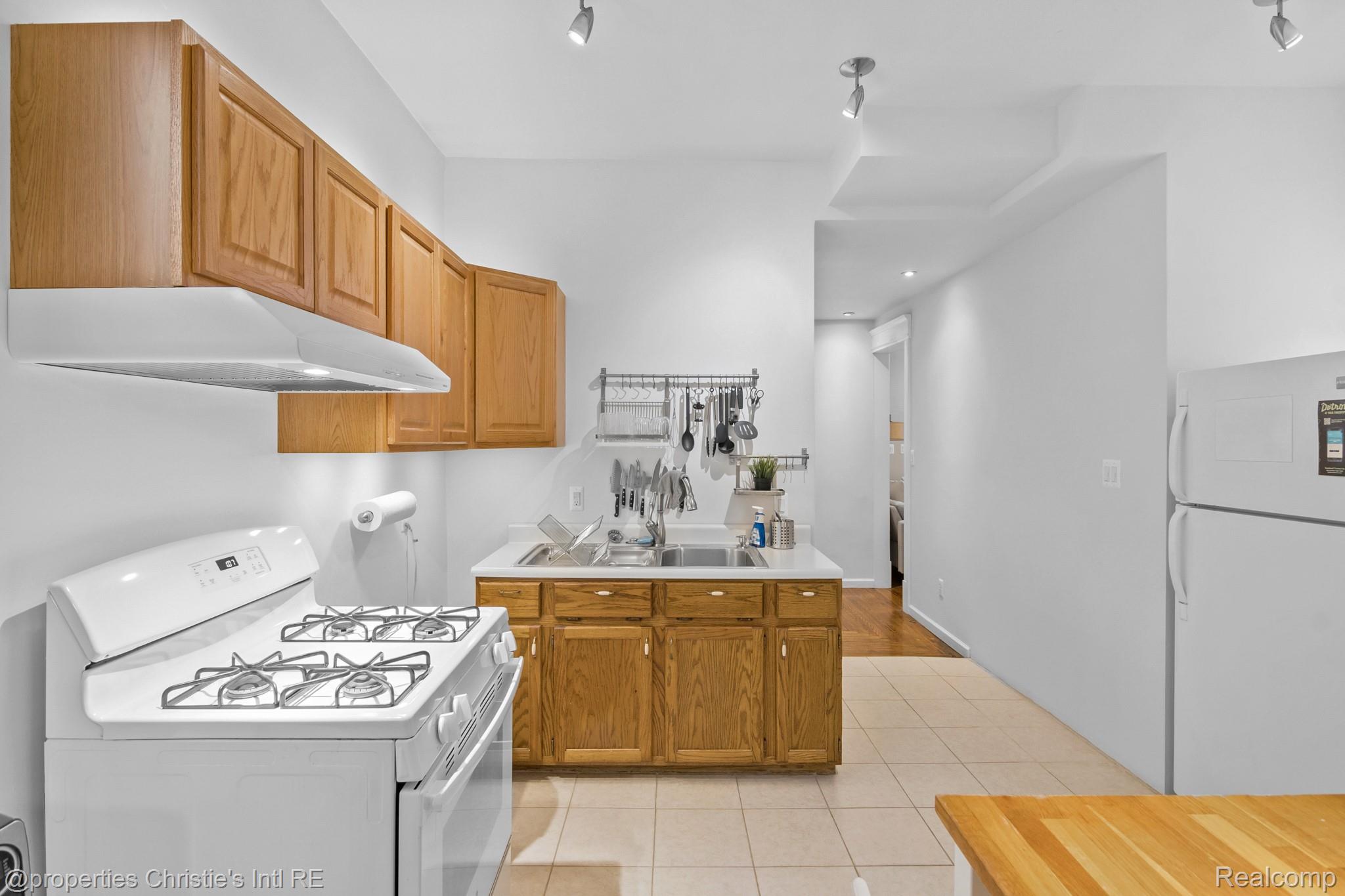 4751 Trumbull Street