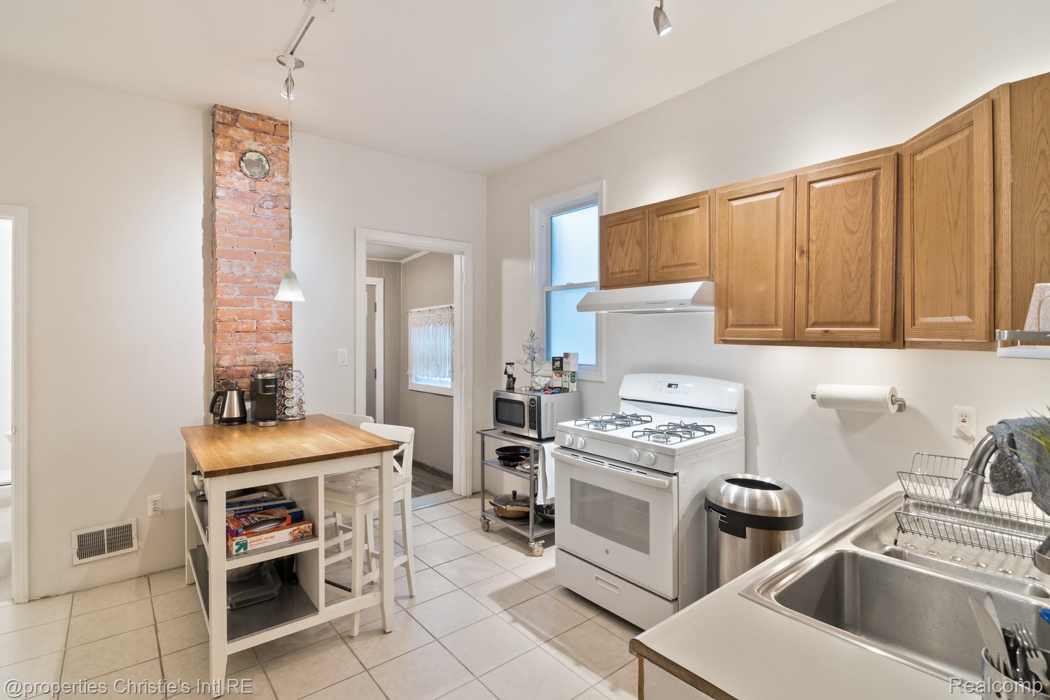 4751 Trumbull Street