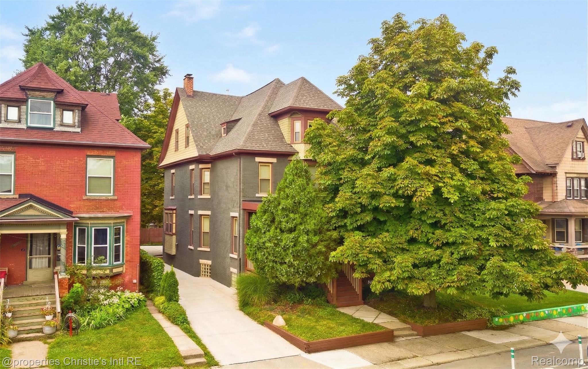 4751 Trumbull Street