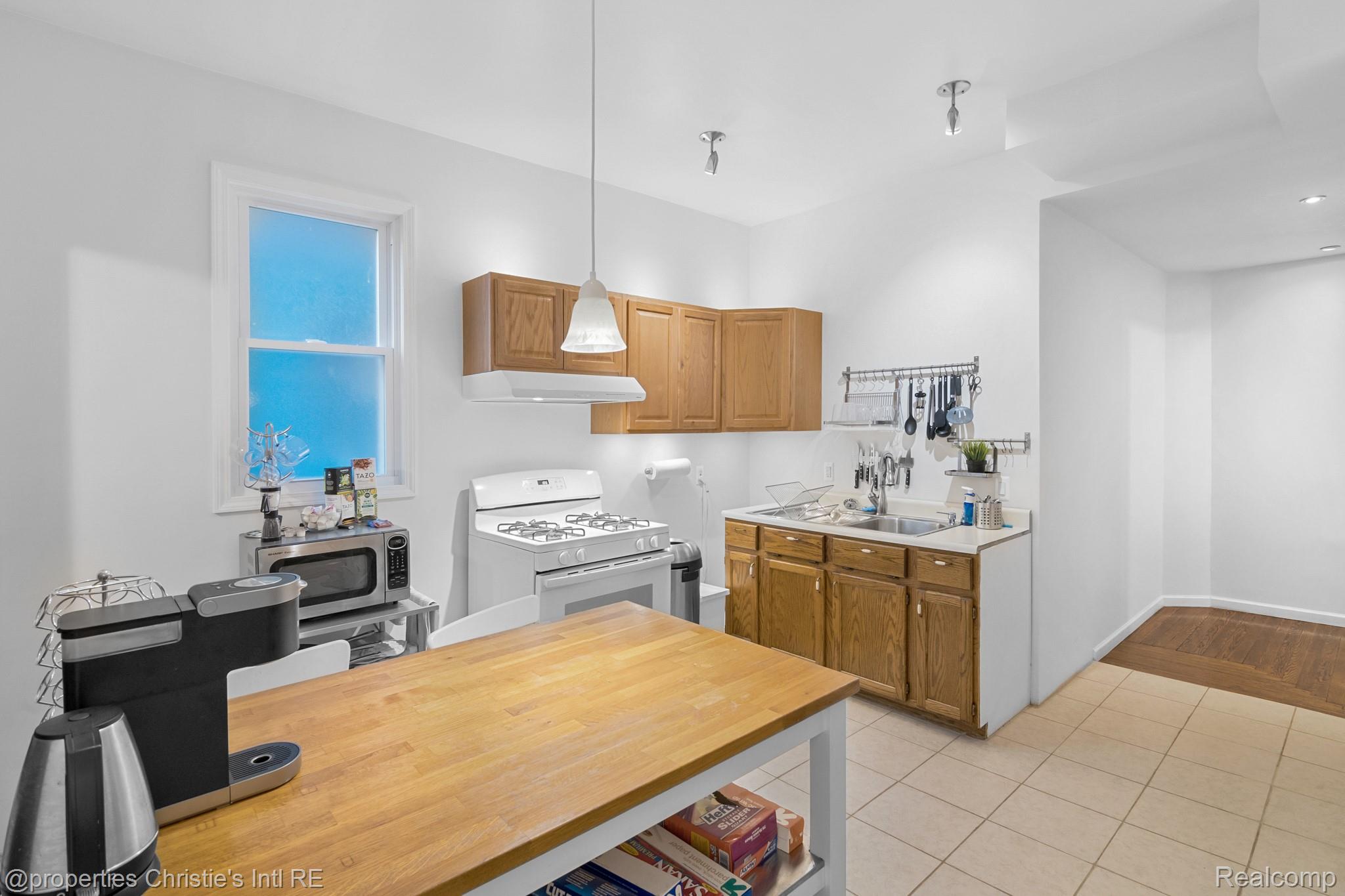 4751 Trumbull Street